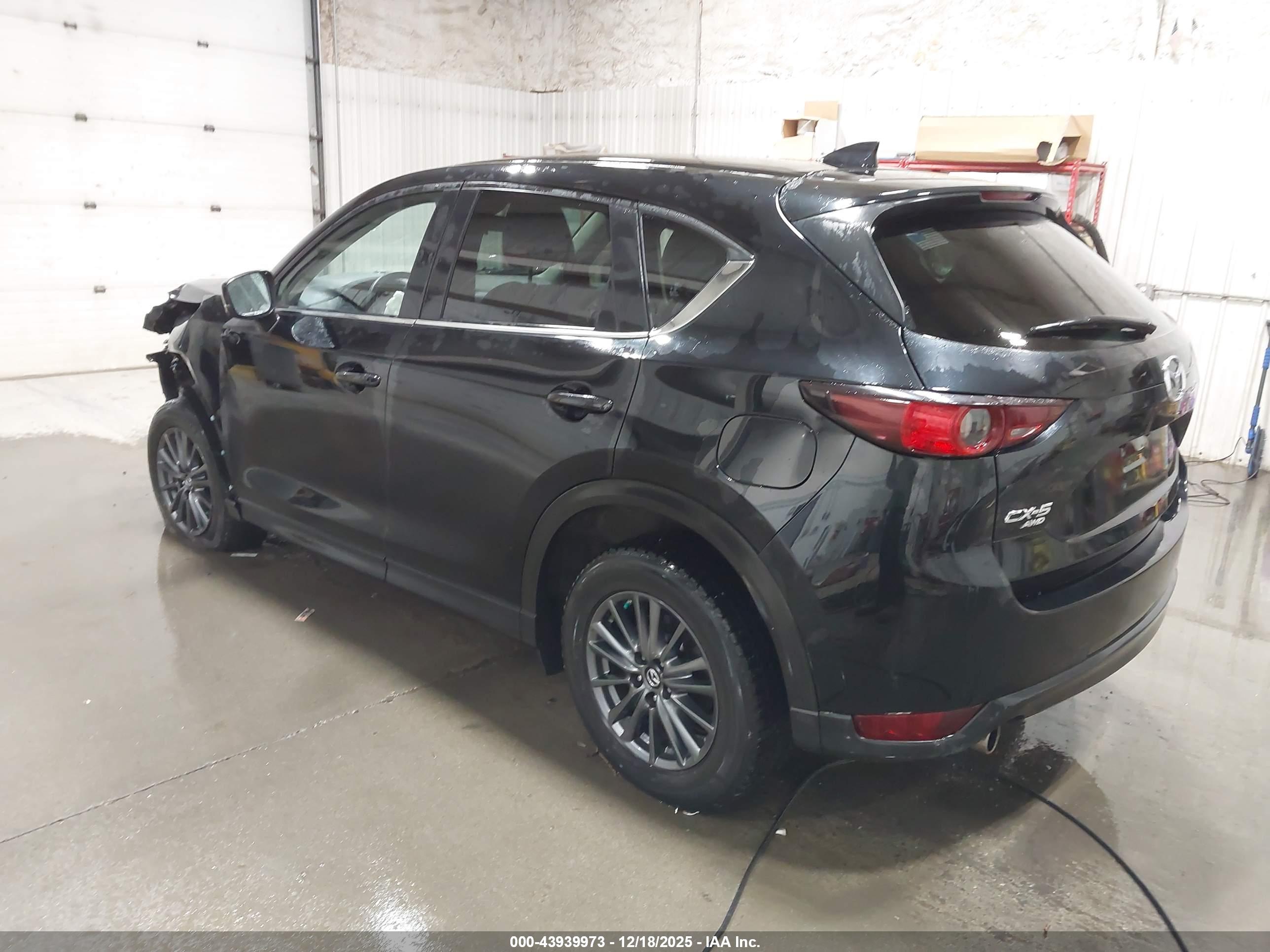 MAZDA CX-5 image 3