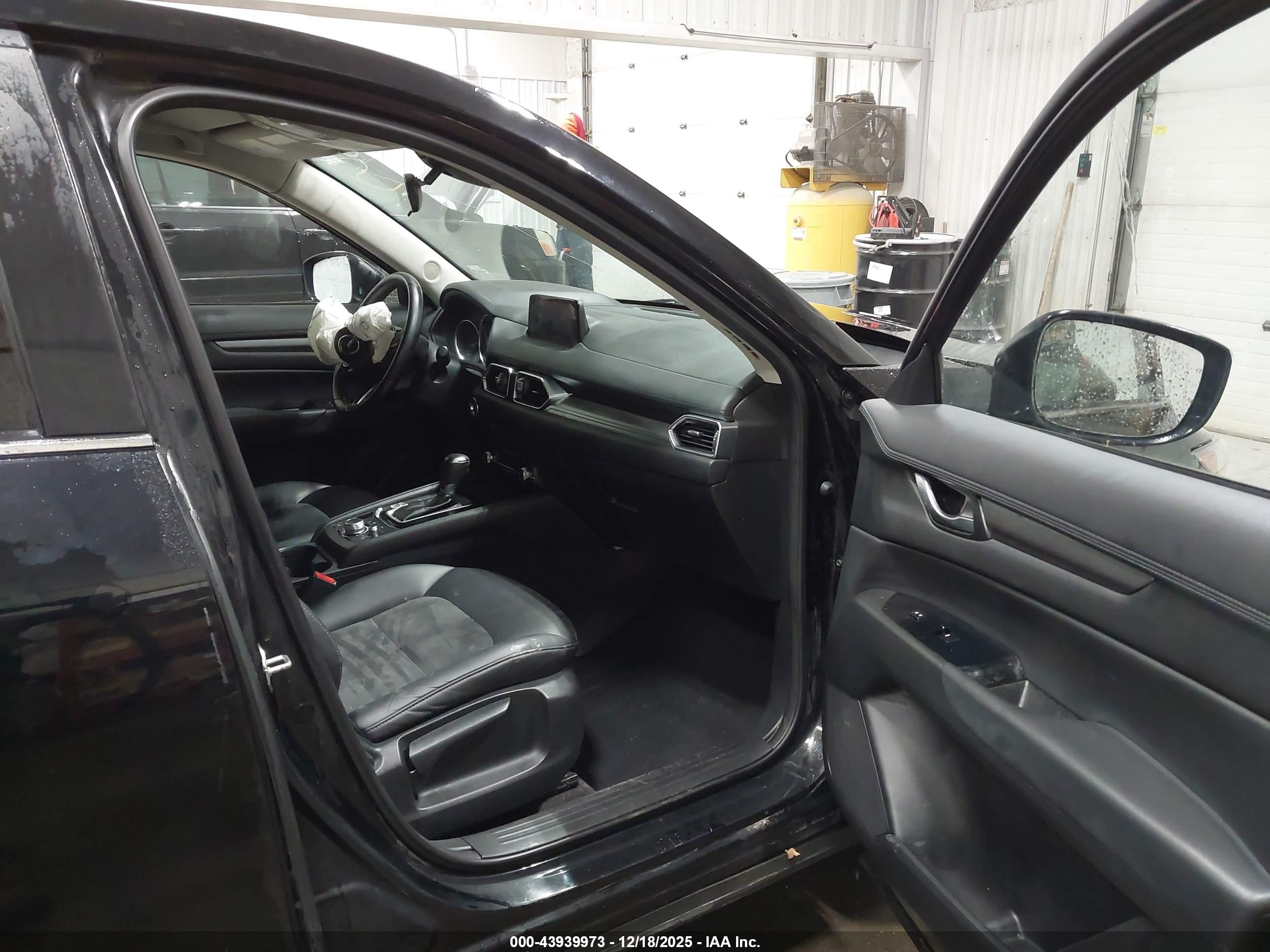 MAZDA CX-5 image 5