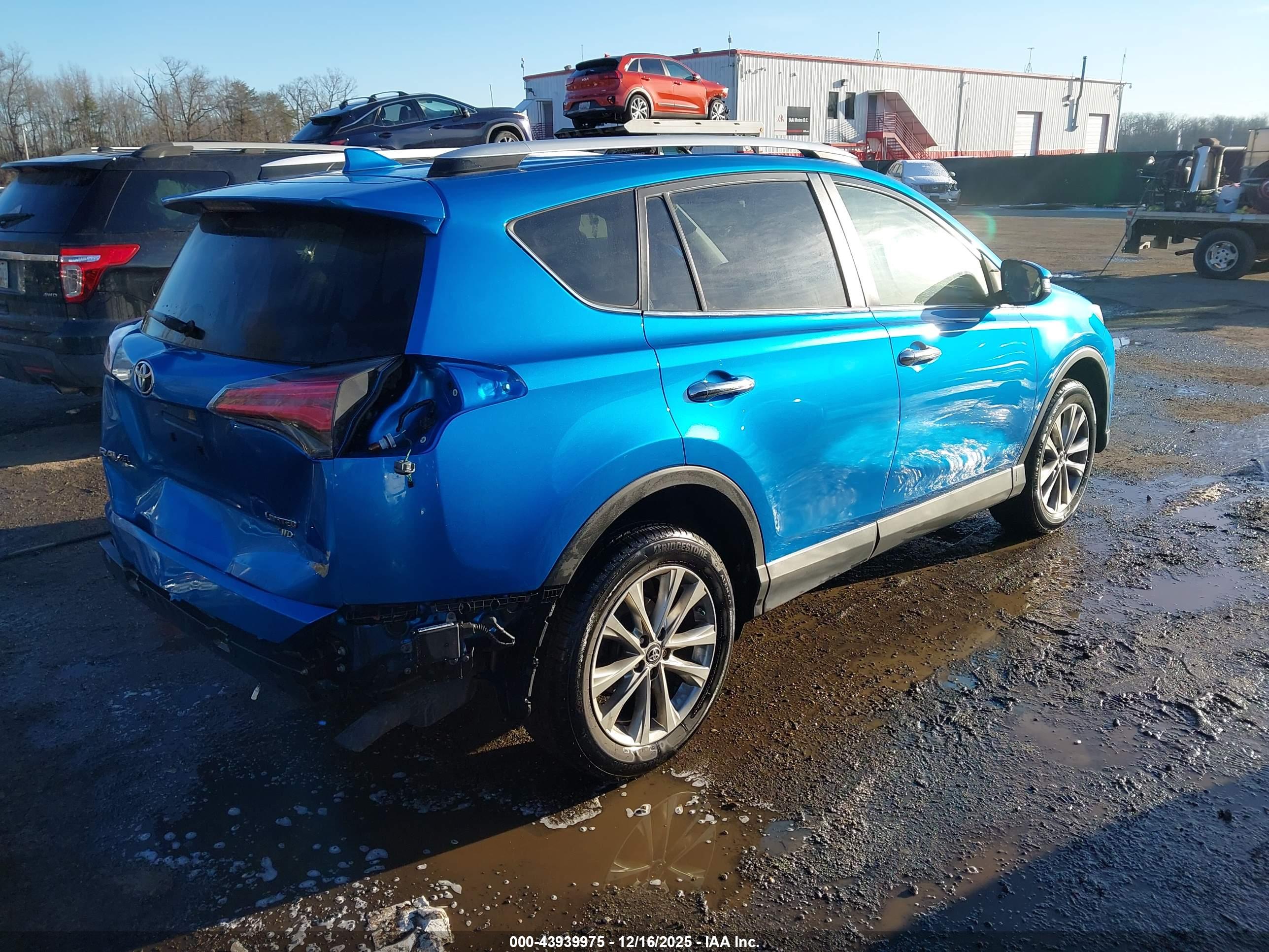 TOYOTA RAV4 image 4