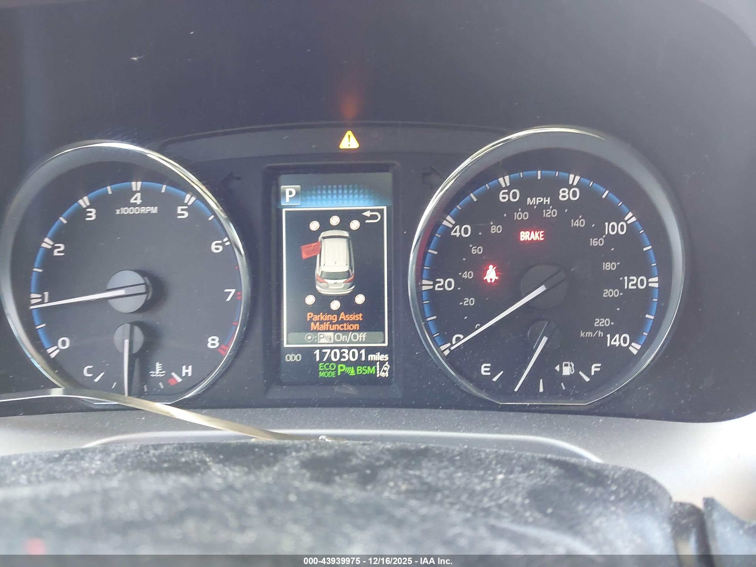 TOYOTA RAV4 image 7
