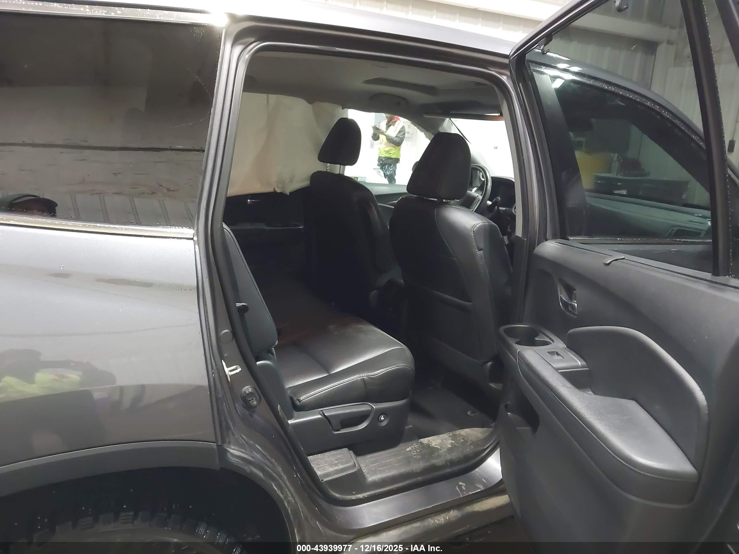 HONDA PILOT image 8
