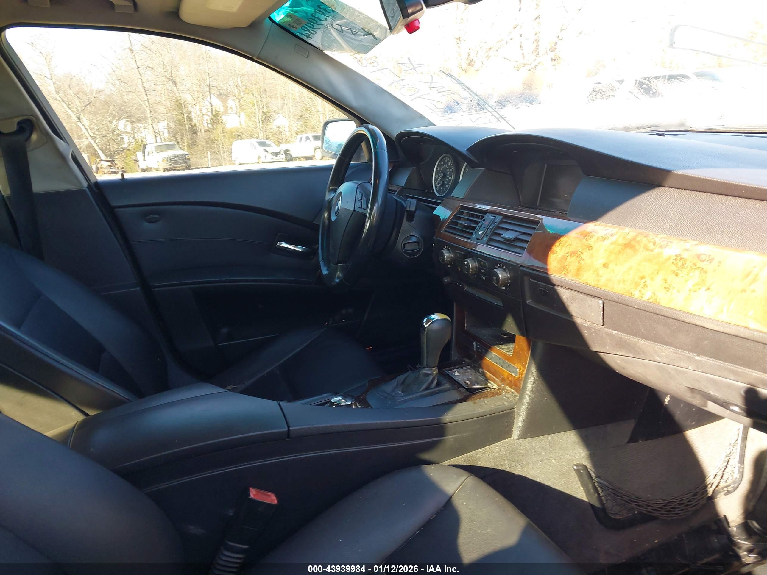 BMW 525I image 5