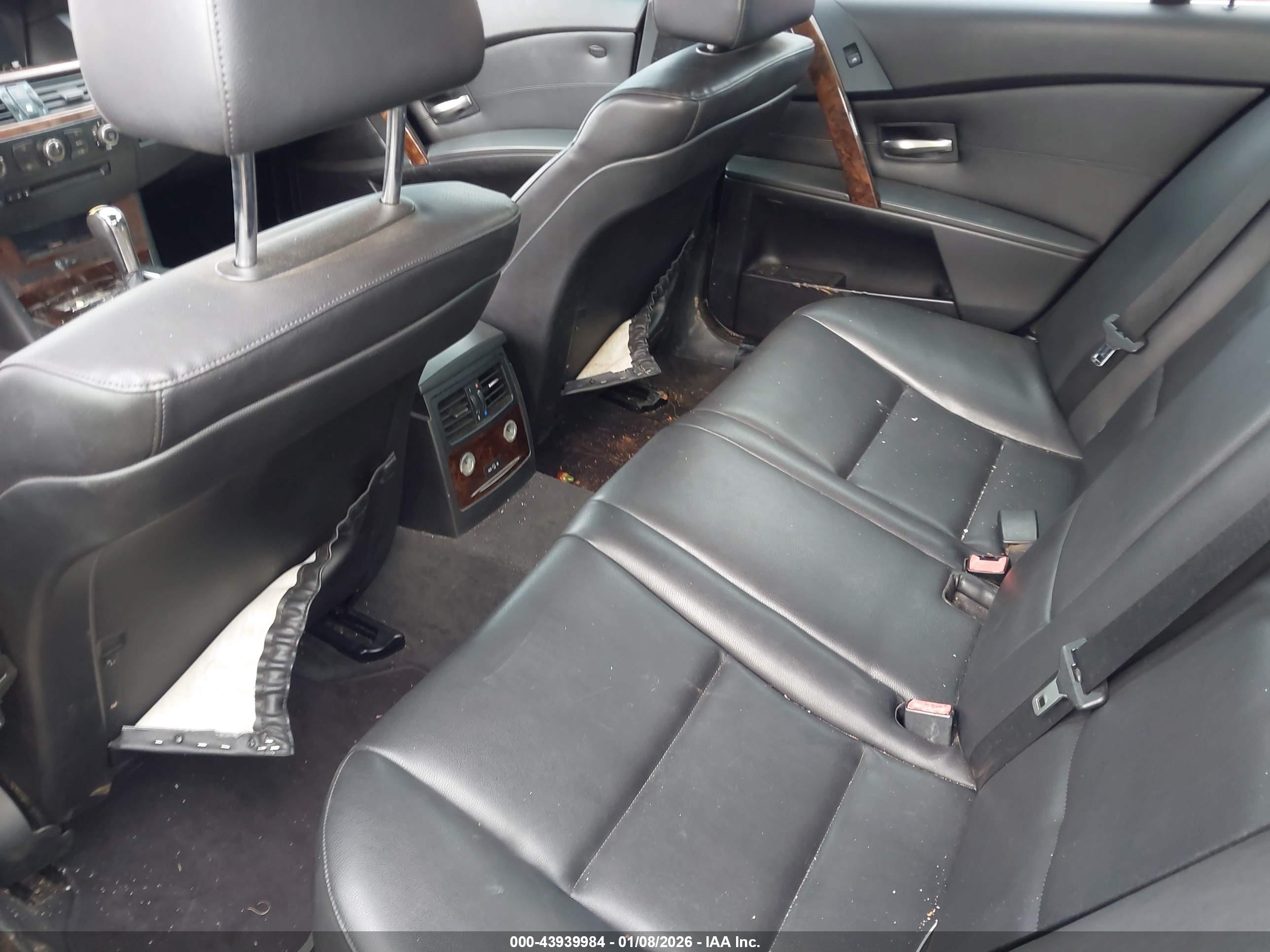 BMW 525I image 8
