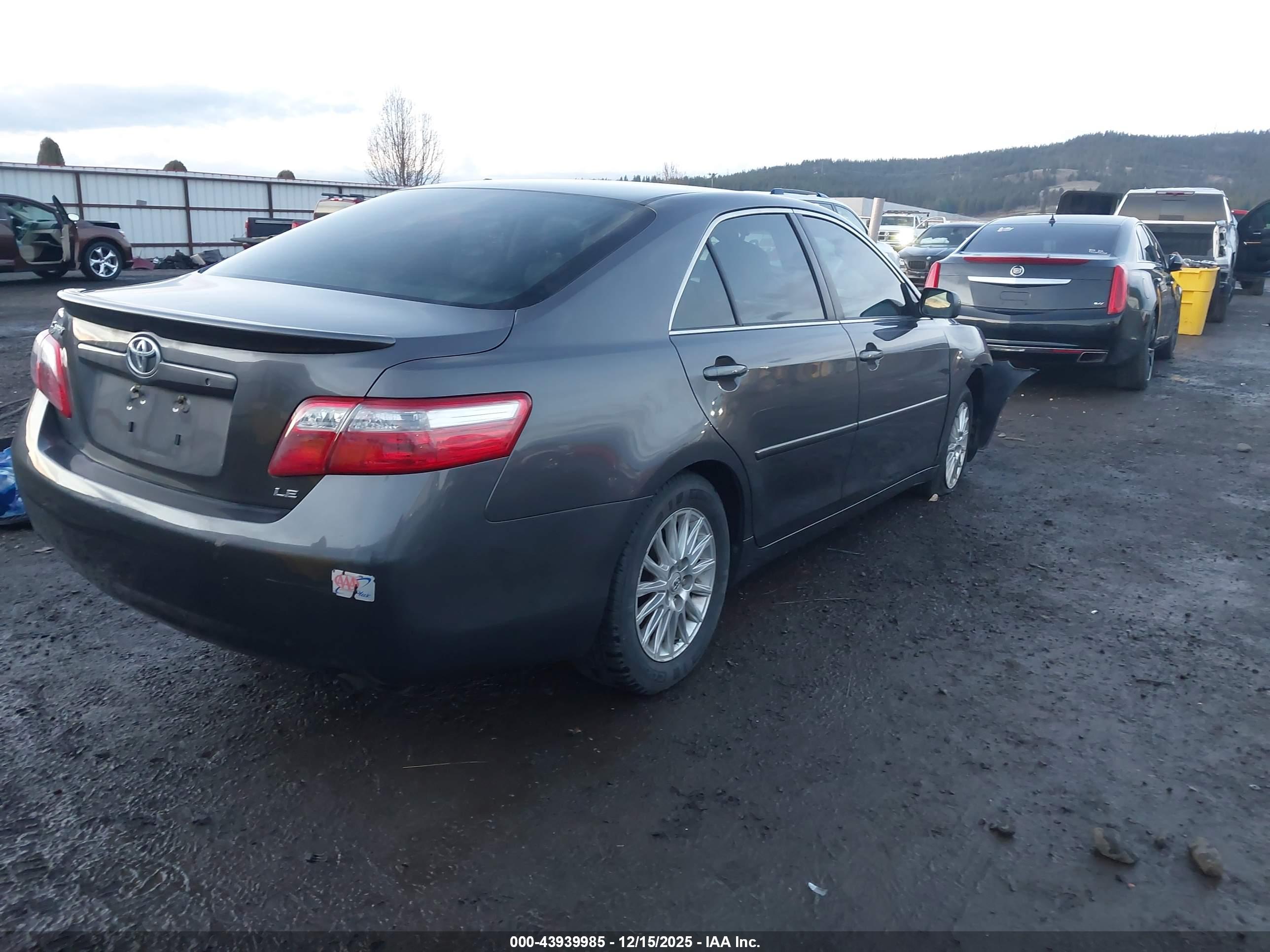 TOYOTA CAMRY image 4