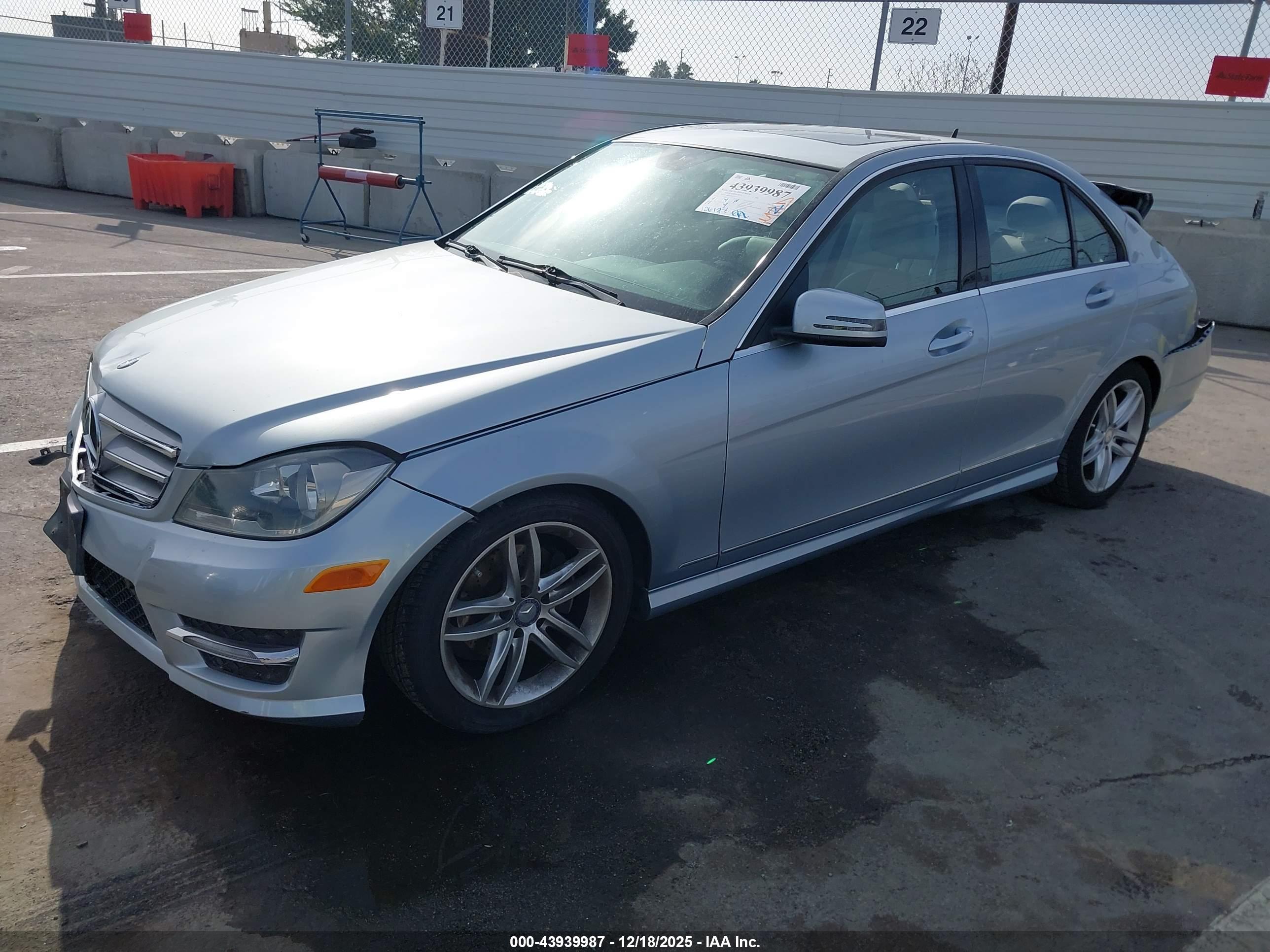 MERCEDES-BENZ C image 2
