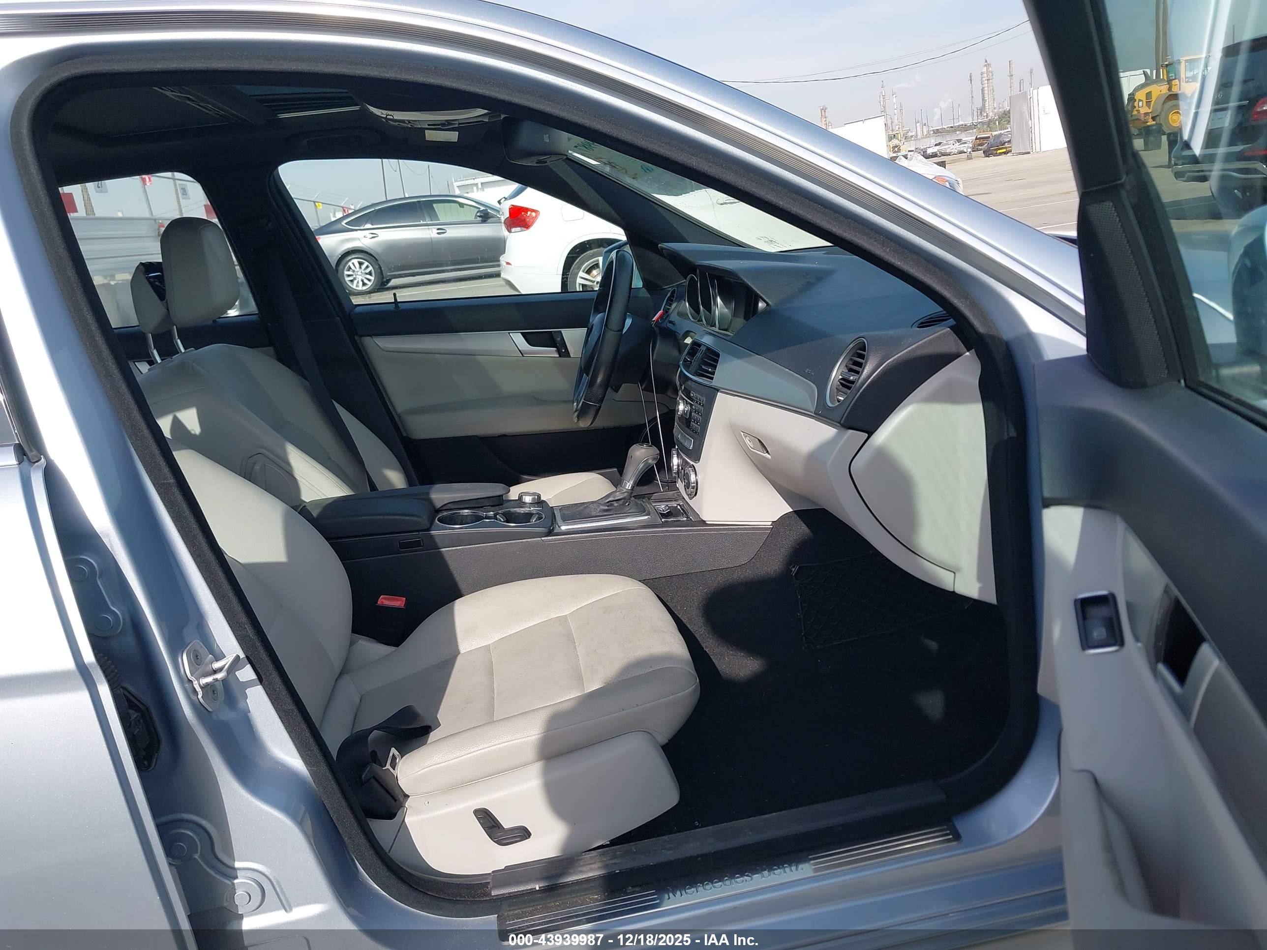MERCEDES-BENZ C image 5