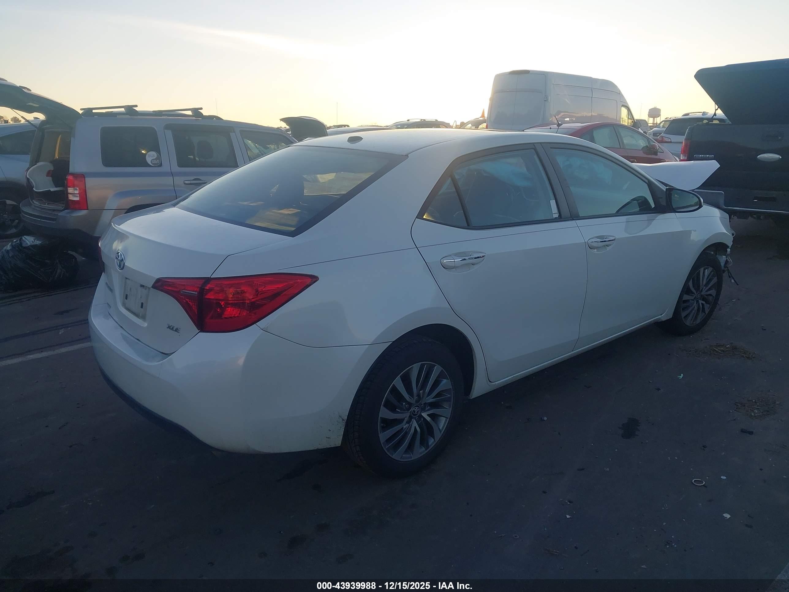 TOYOTA COROLLA image 4