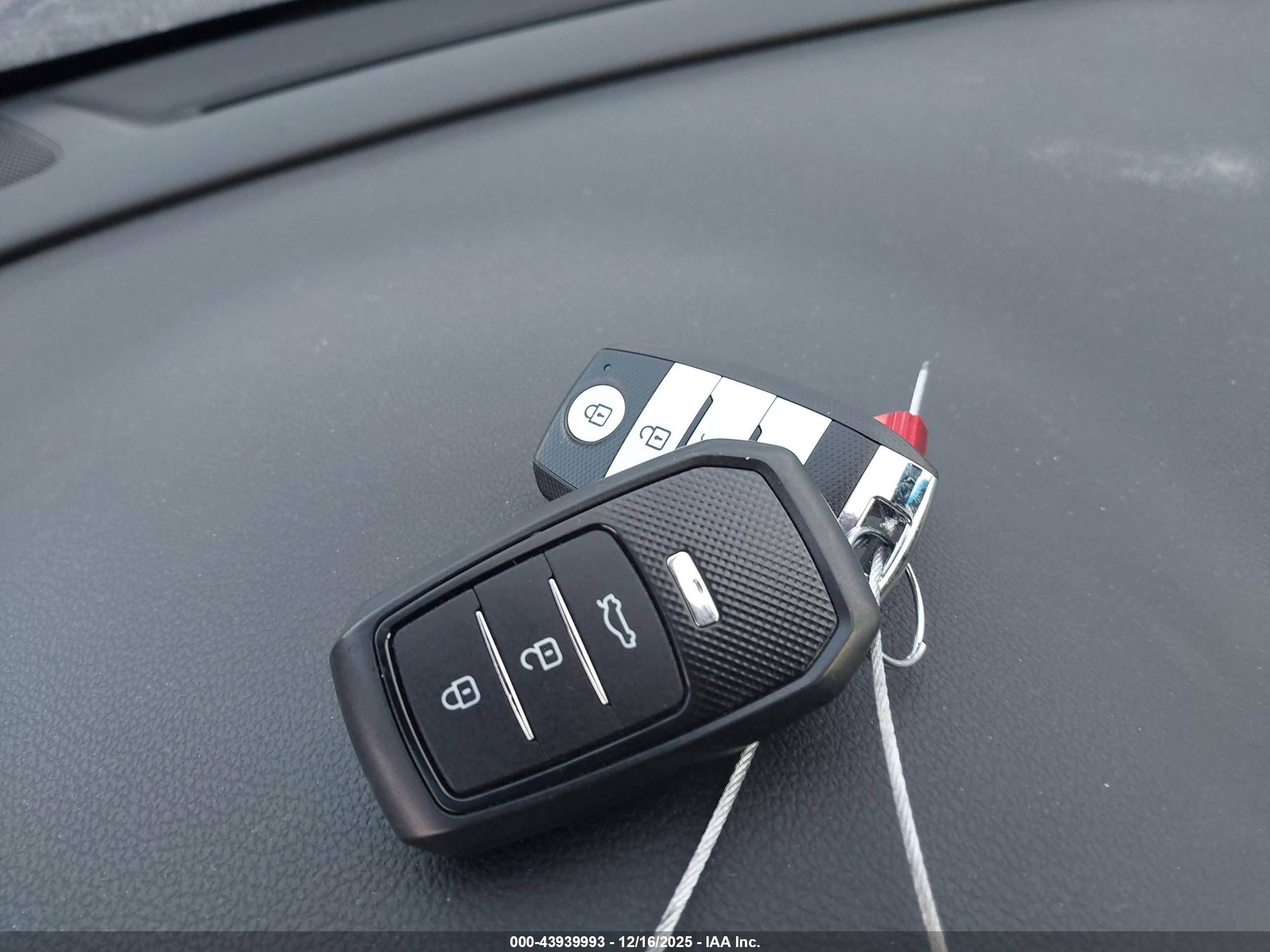 KIA NIRO image 11