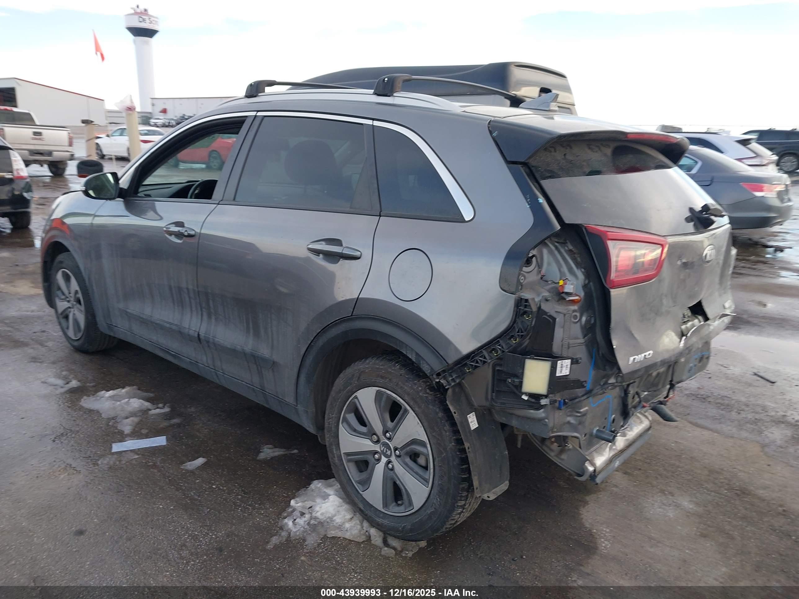 KIA NIRO image 3