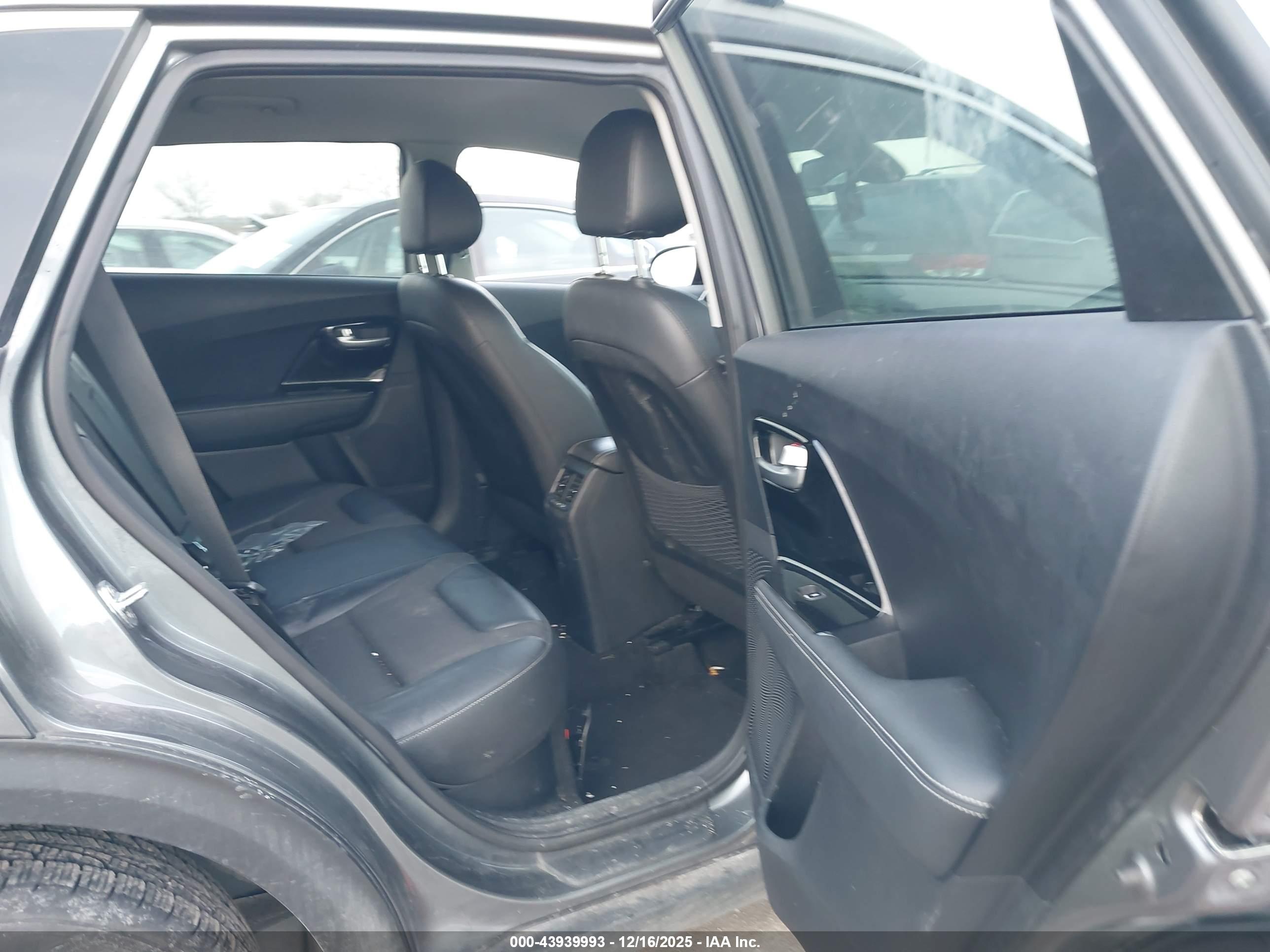 KIA NIRO image 8