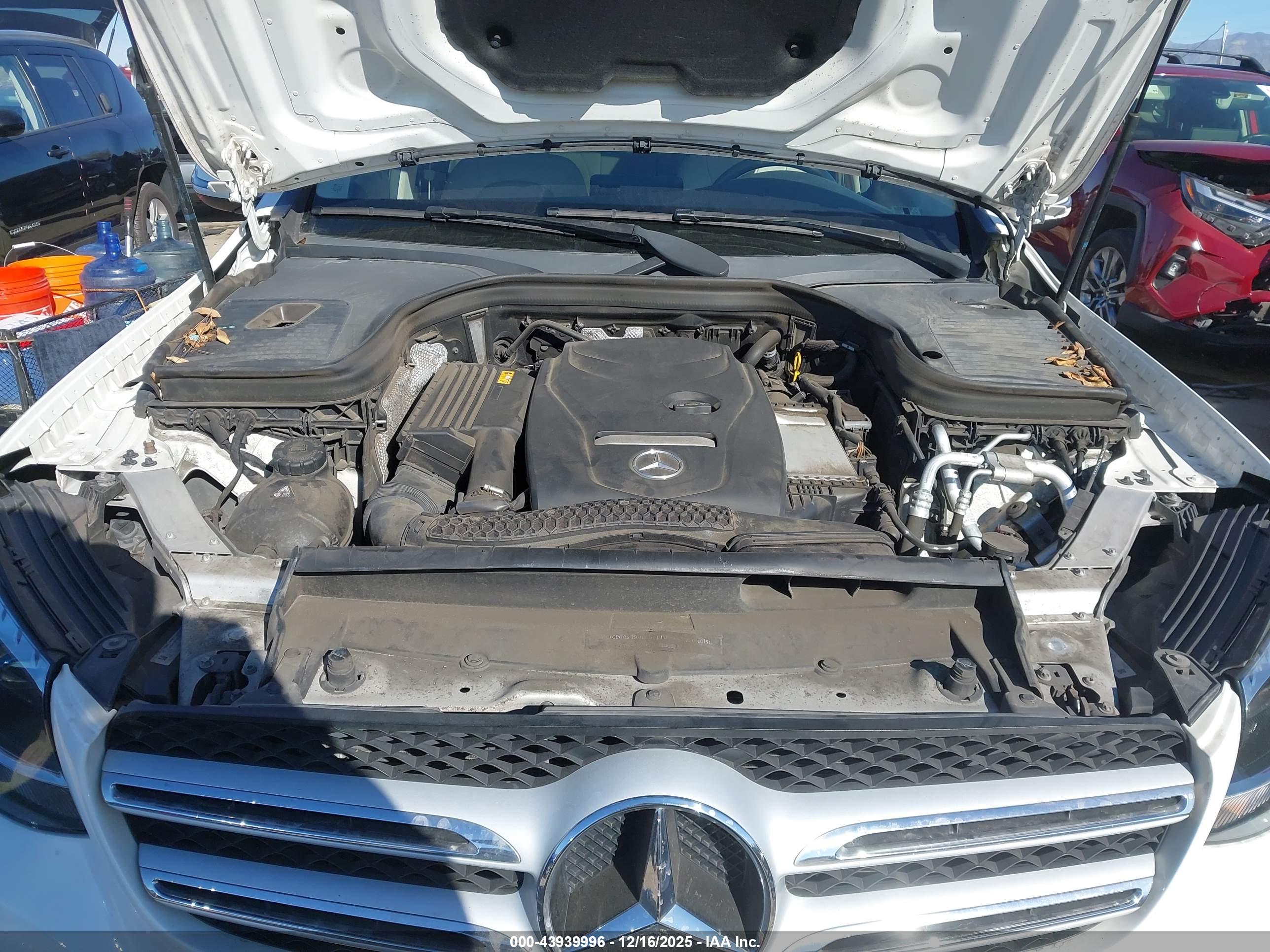 MERCEDES-BENZ GLC image 10