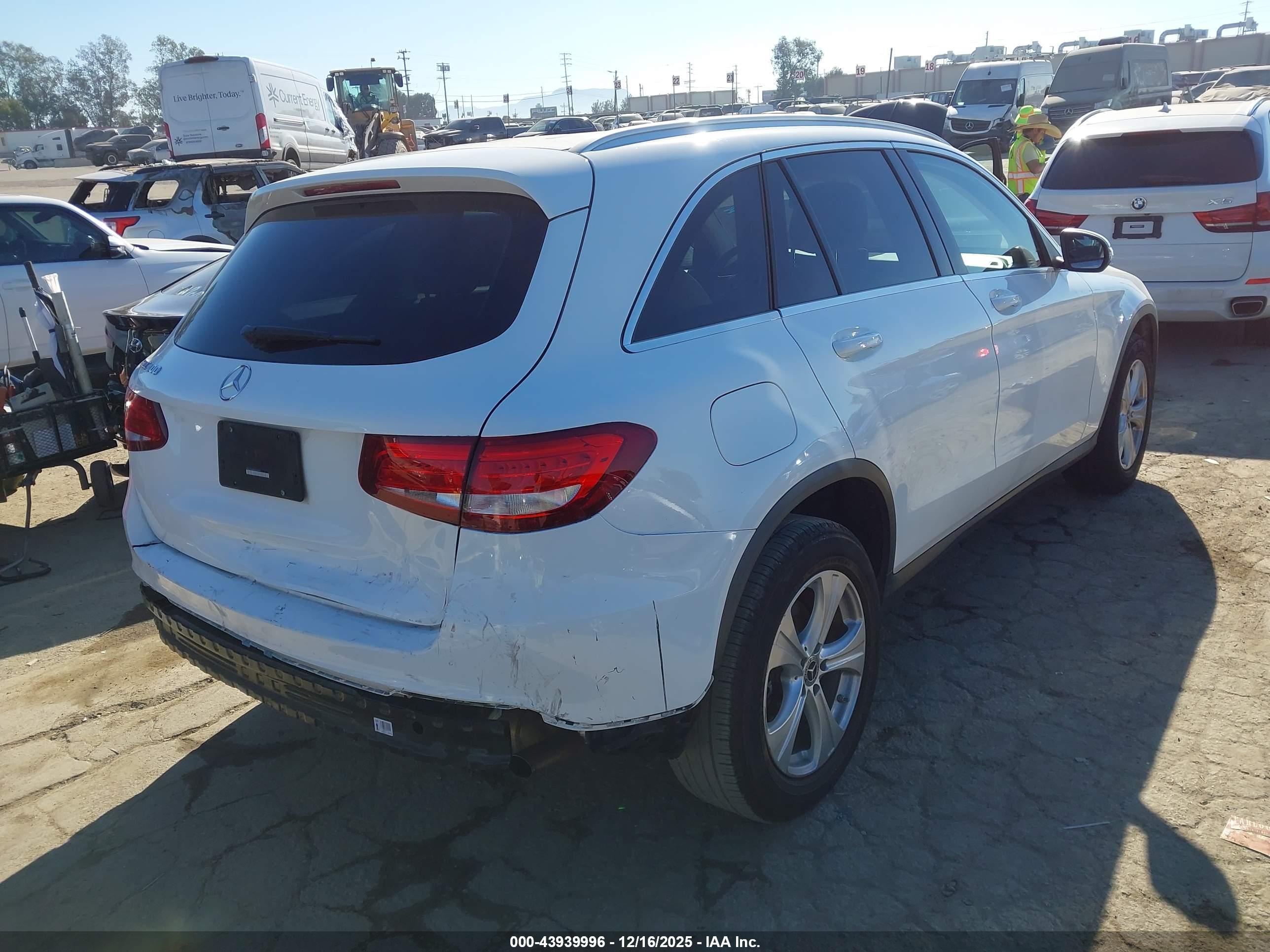 MERCEDES-BENZ GLC image 4
