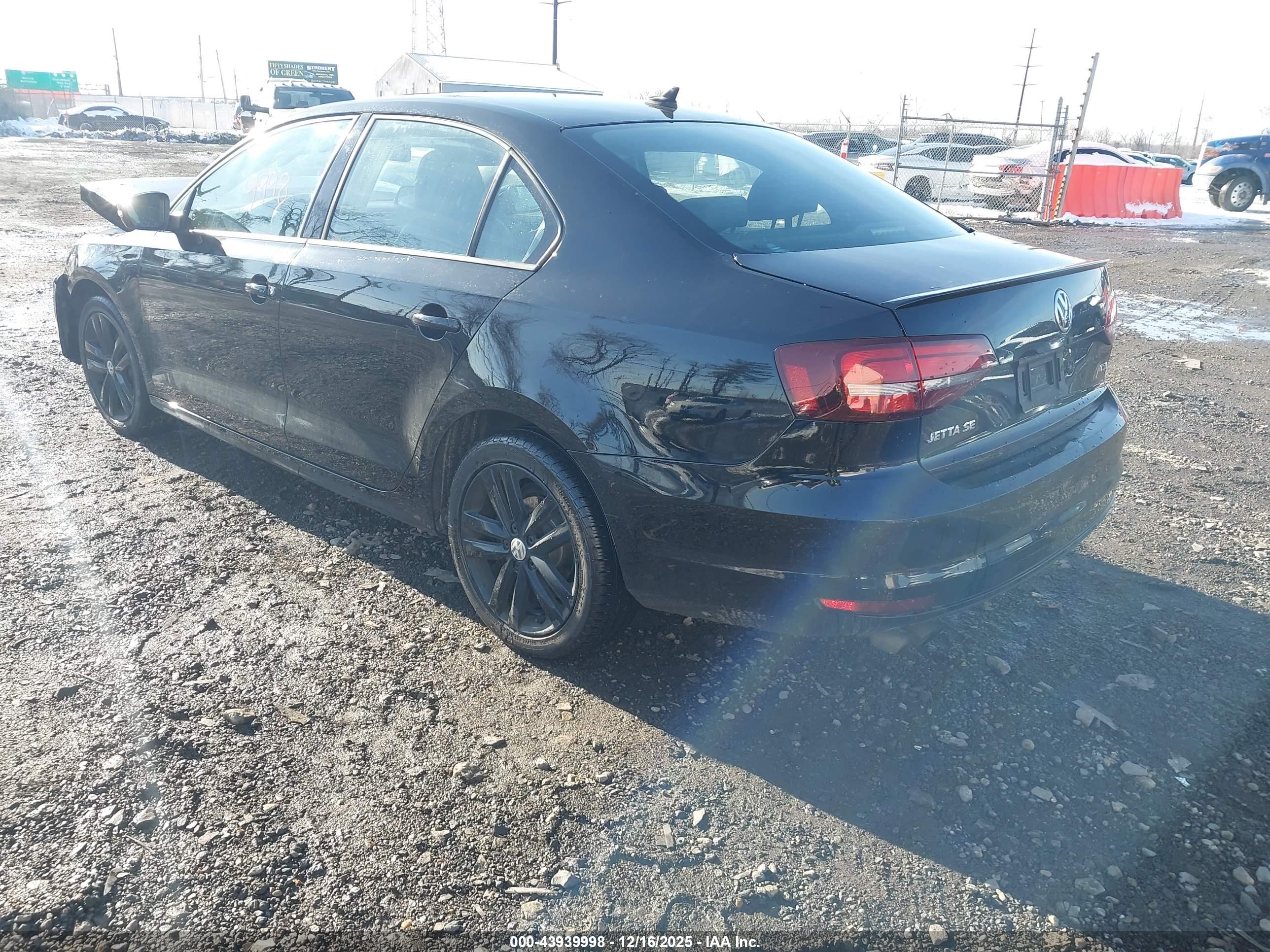 VOLKSWAGEN JETTA image 3