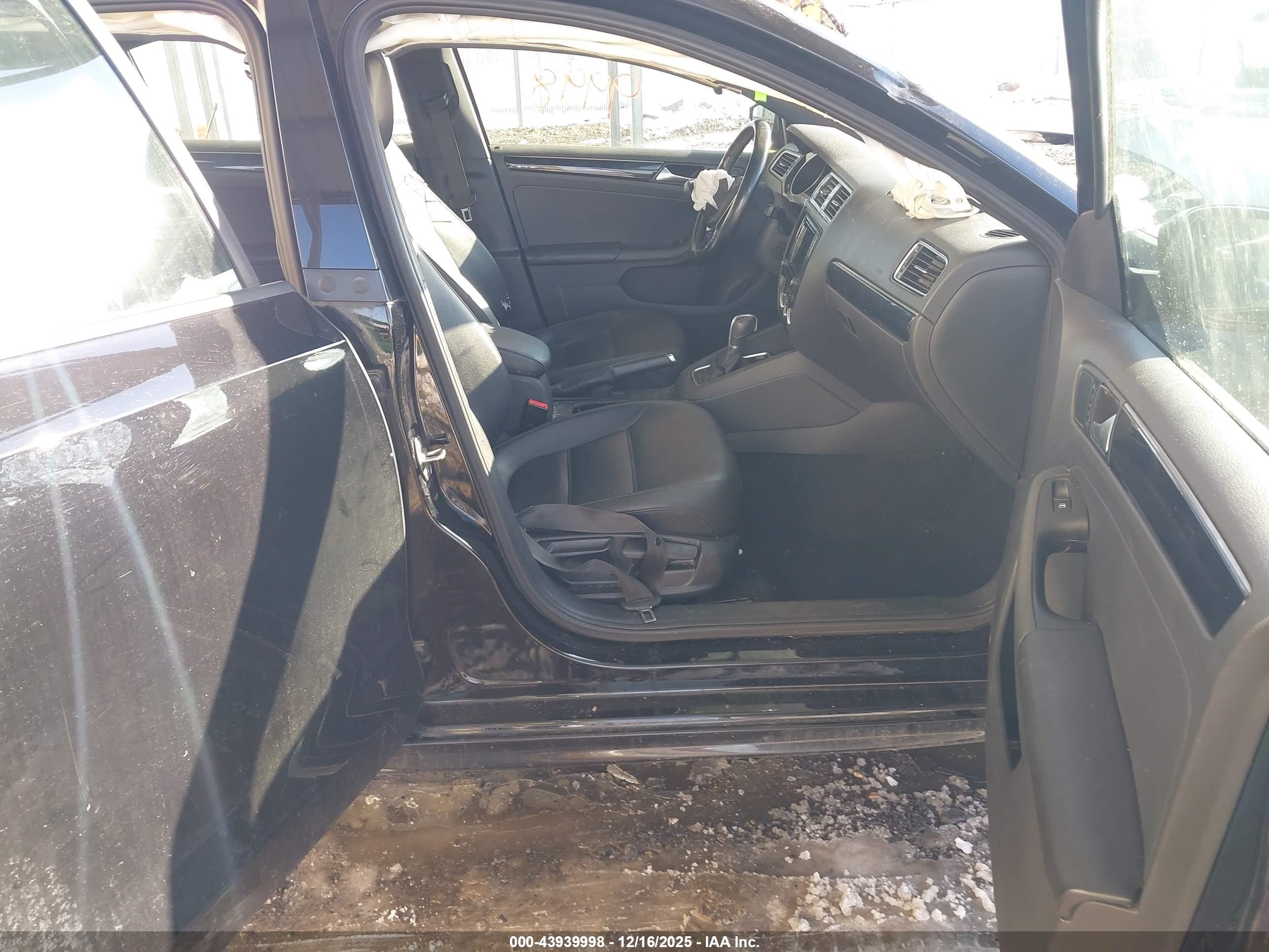 VOLKSWAGEN JETTA image 5