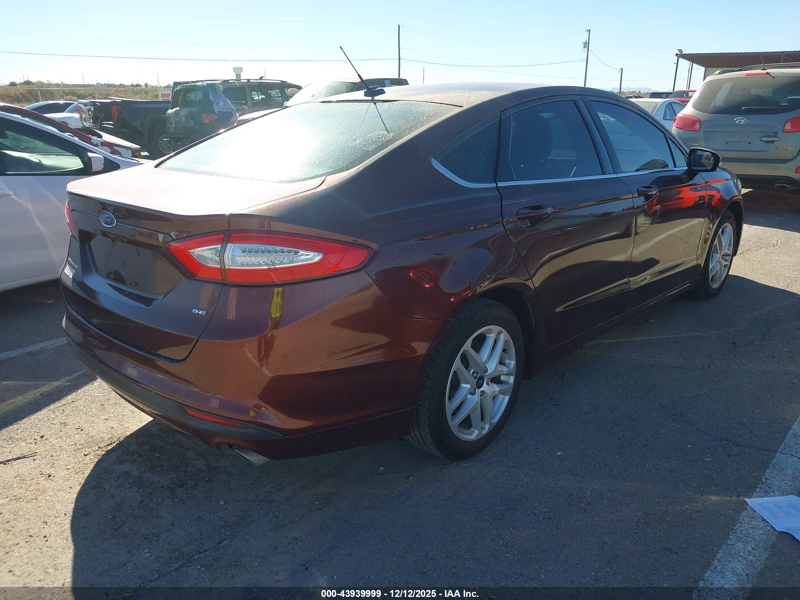 FORD FUSION image 4