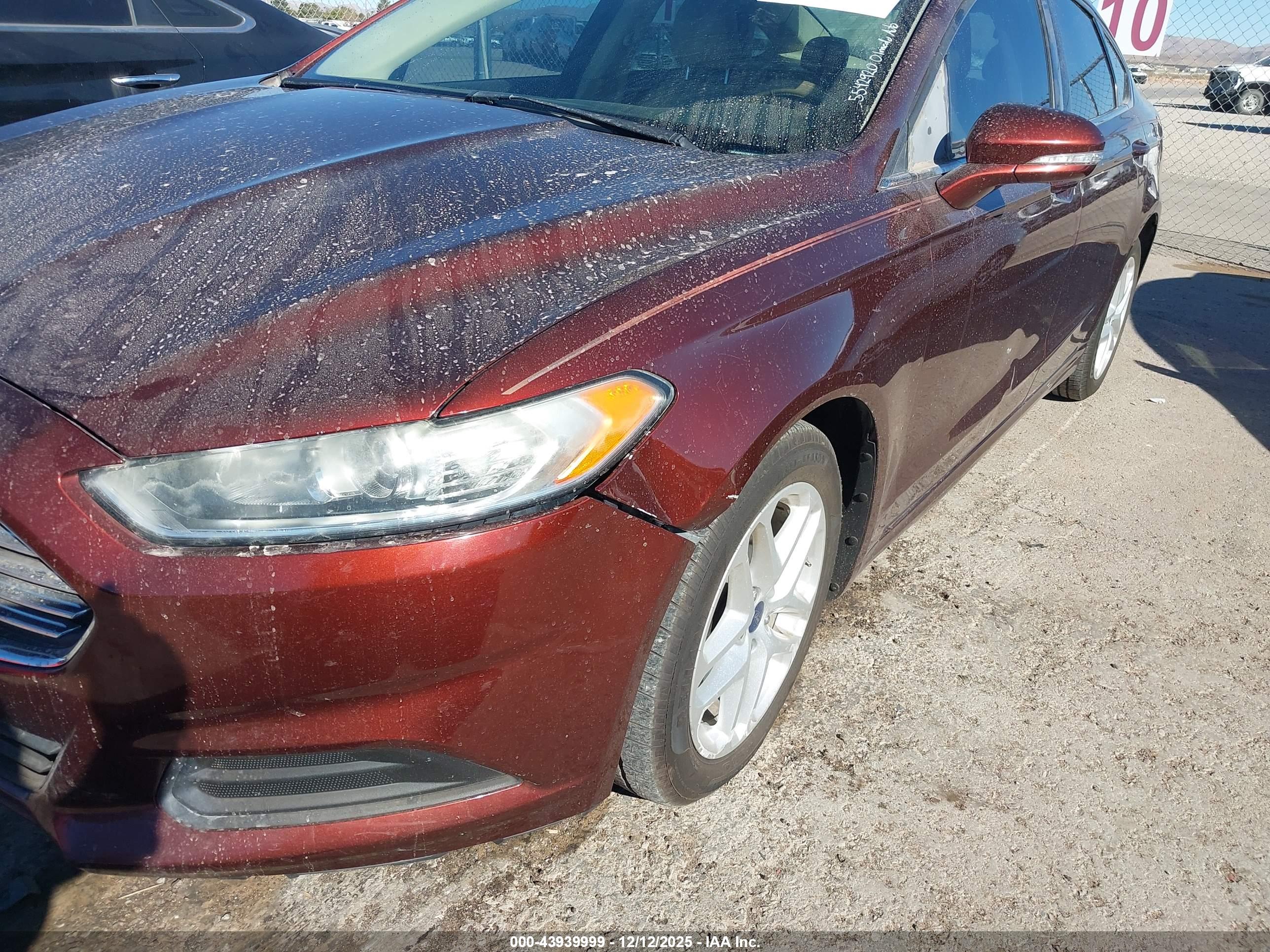 FORD FUSION image 6