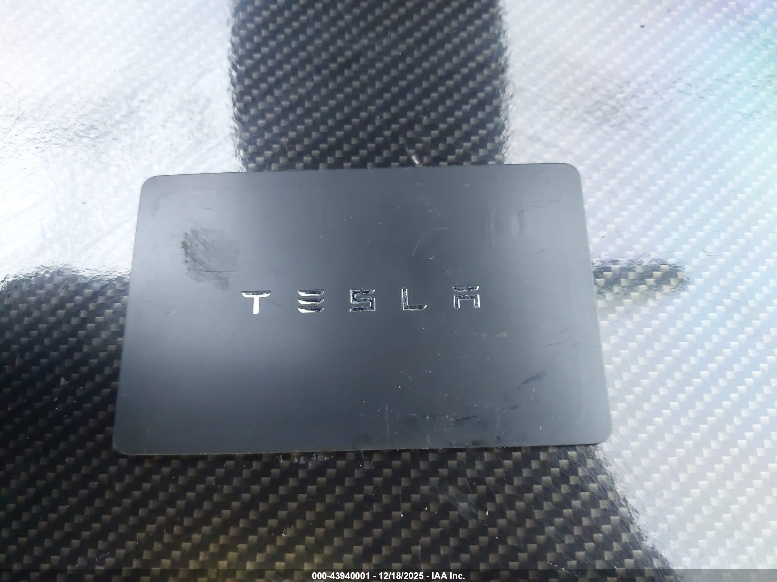 TESLA MODEL image 11