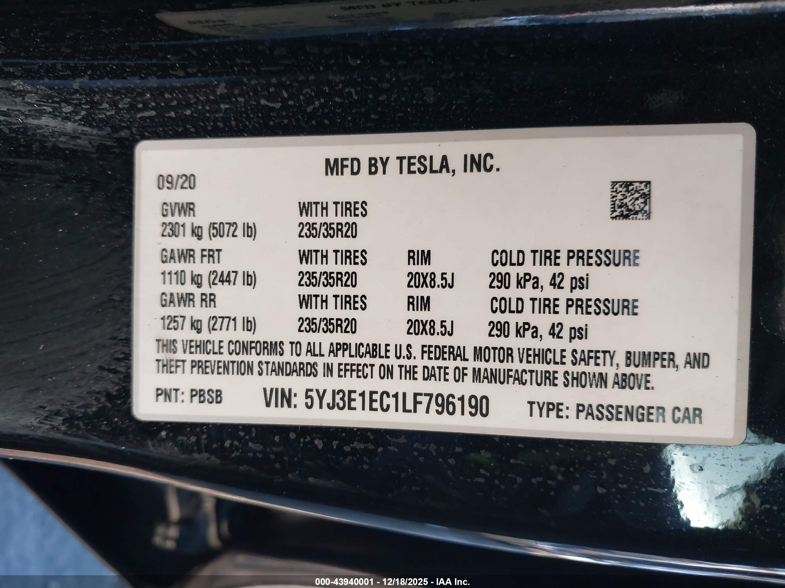TESLA MODEL image 9
