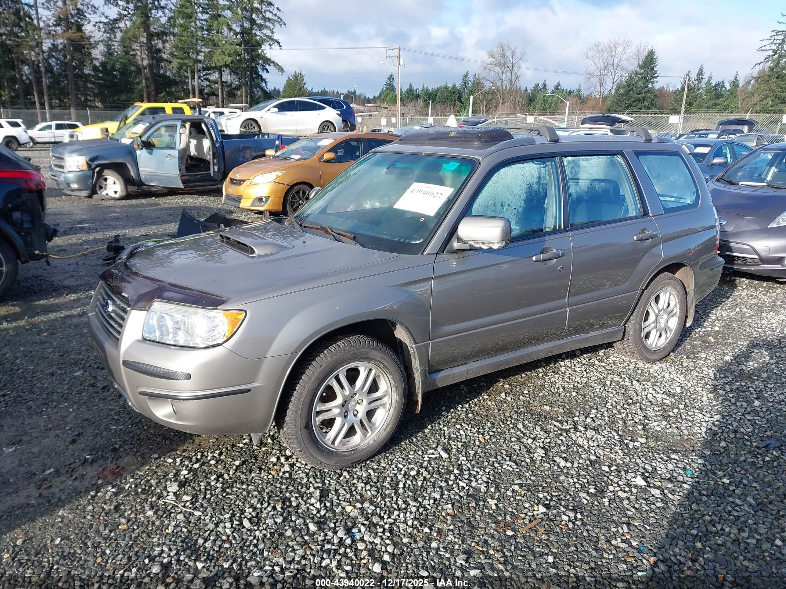 SUBARU FORESTER image 2