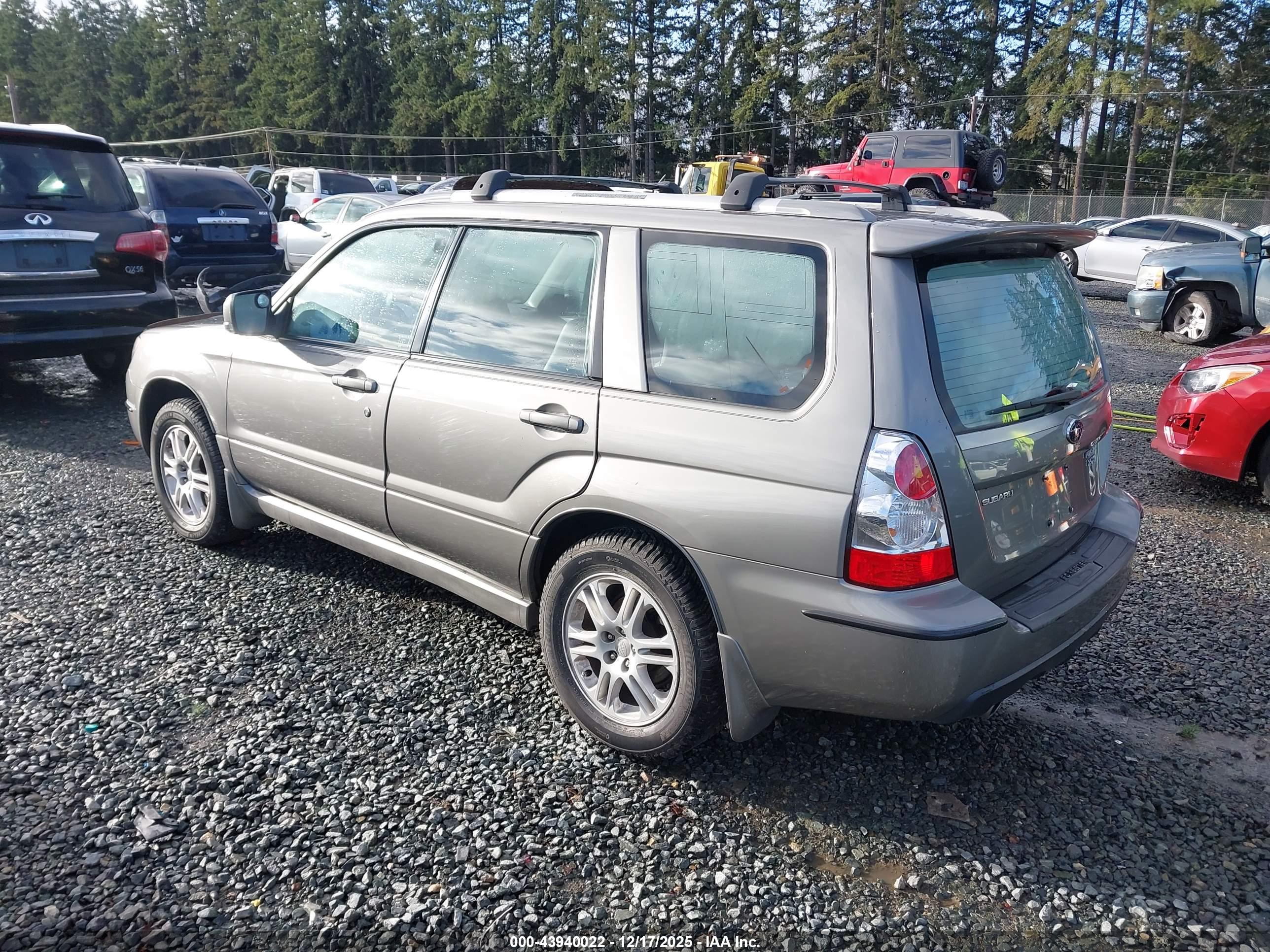 SUBARU FORESTER image 3