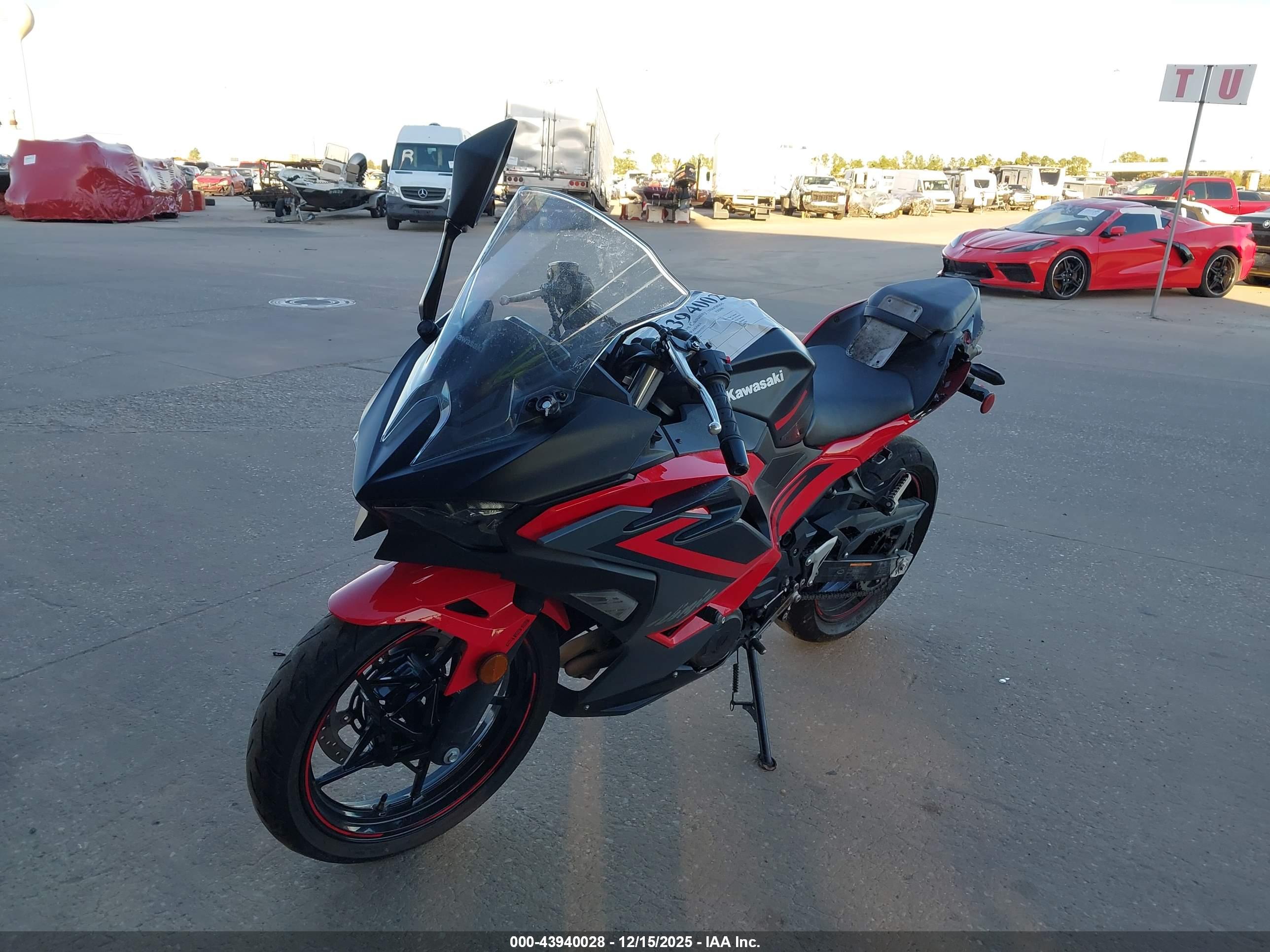 KAWASAKI EX500 image 2