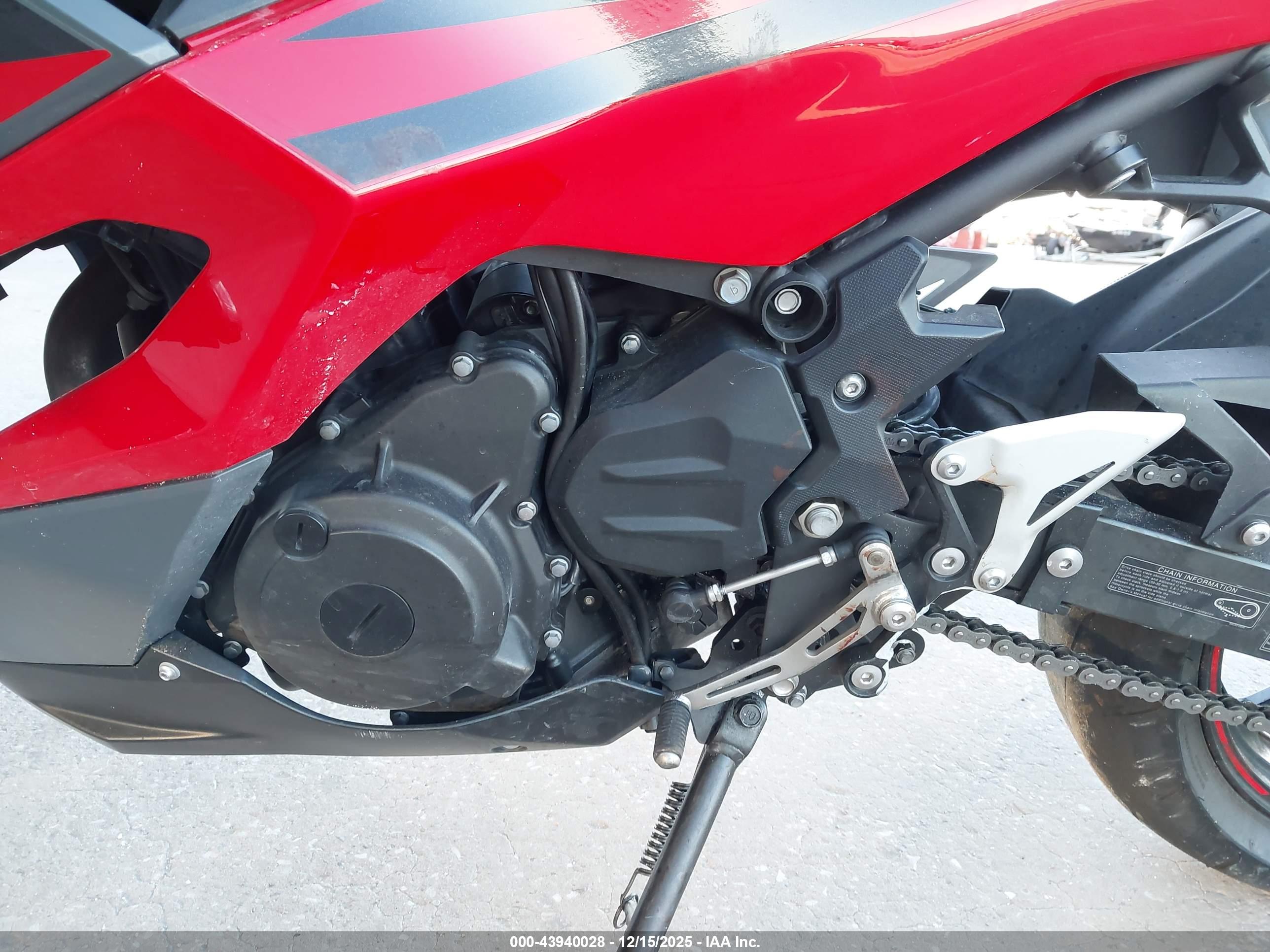 KAWASAKI EX500 image 9