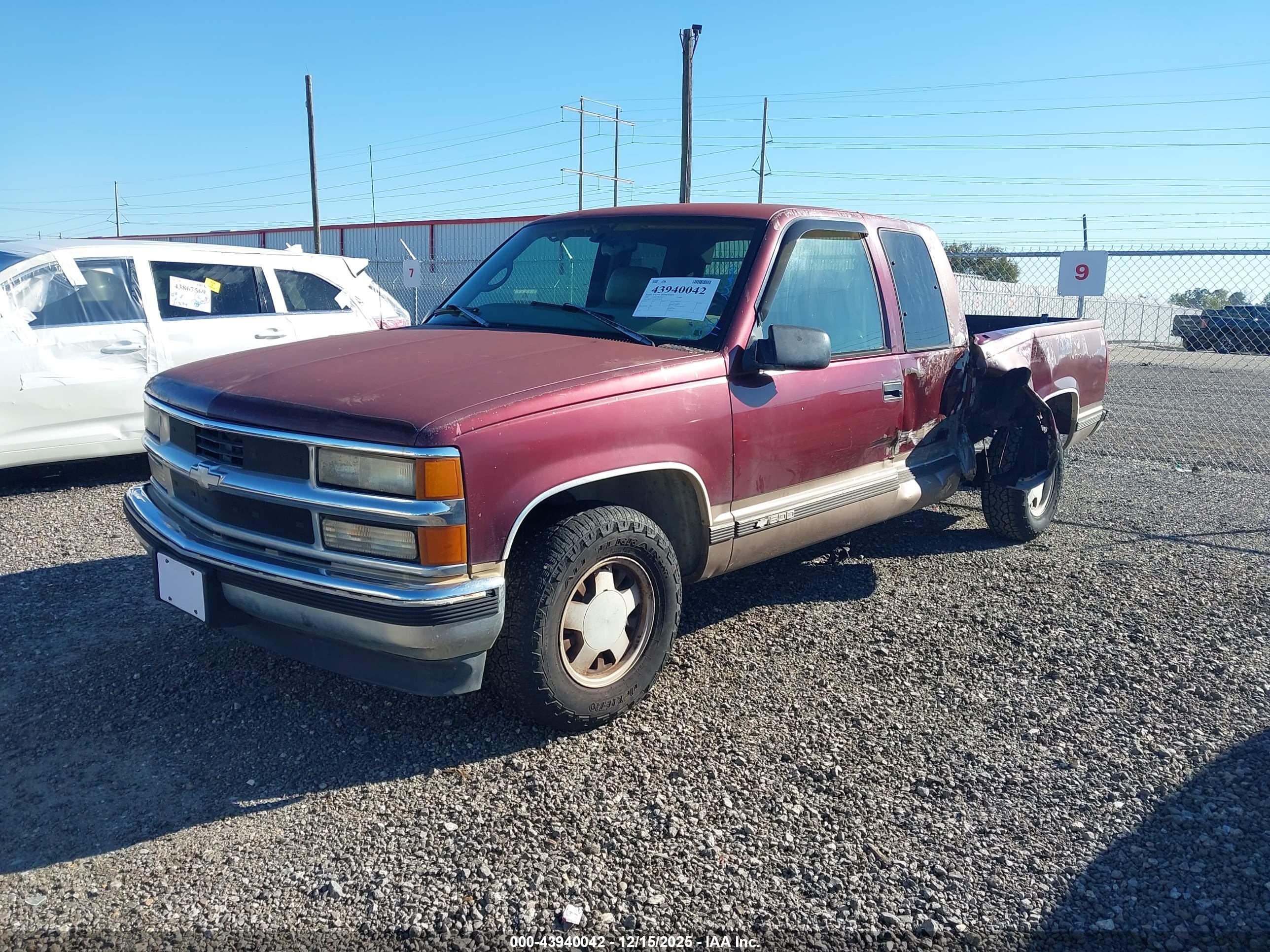 CHEVROLET C1500 image 2