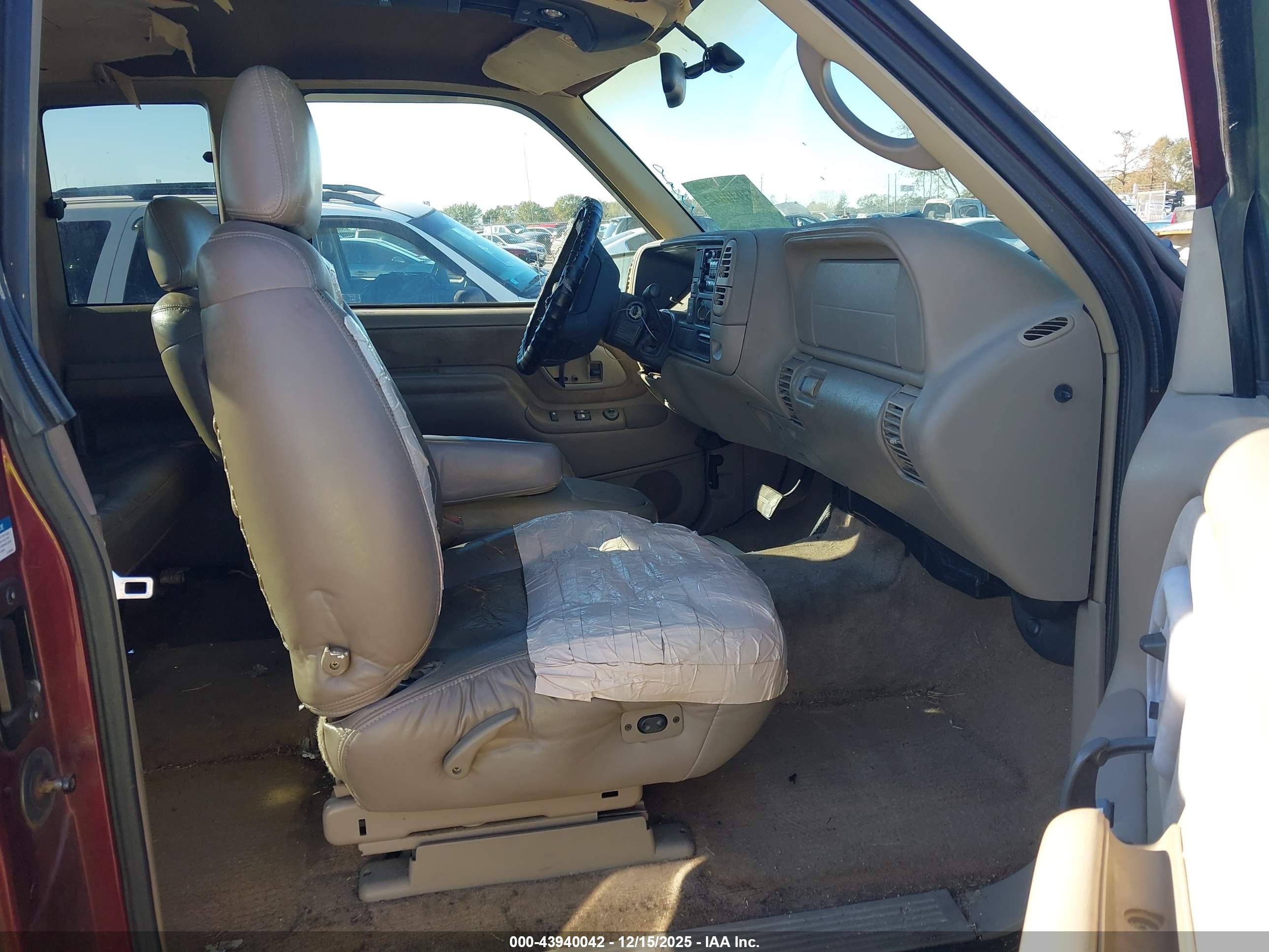CHEVROLET C1500 image 5