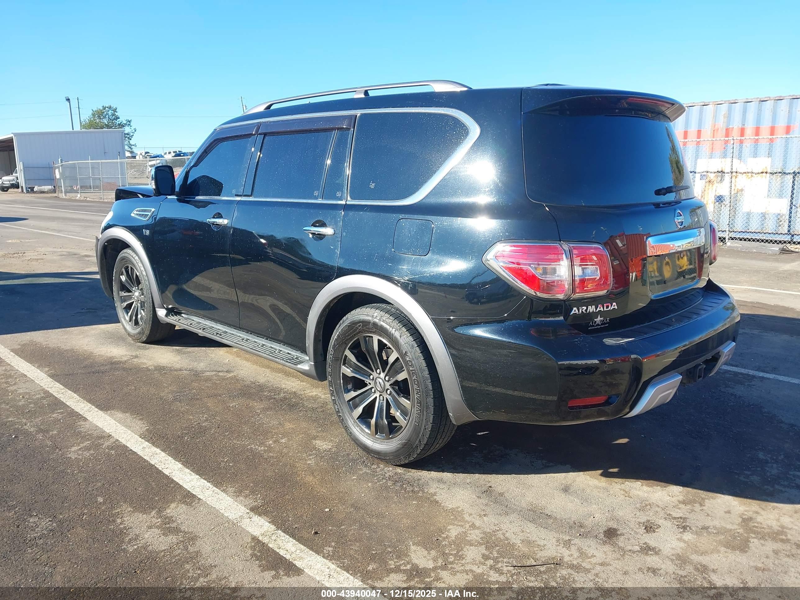 NISSAN ARMADA image 3