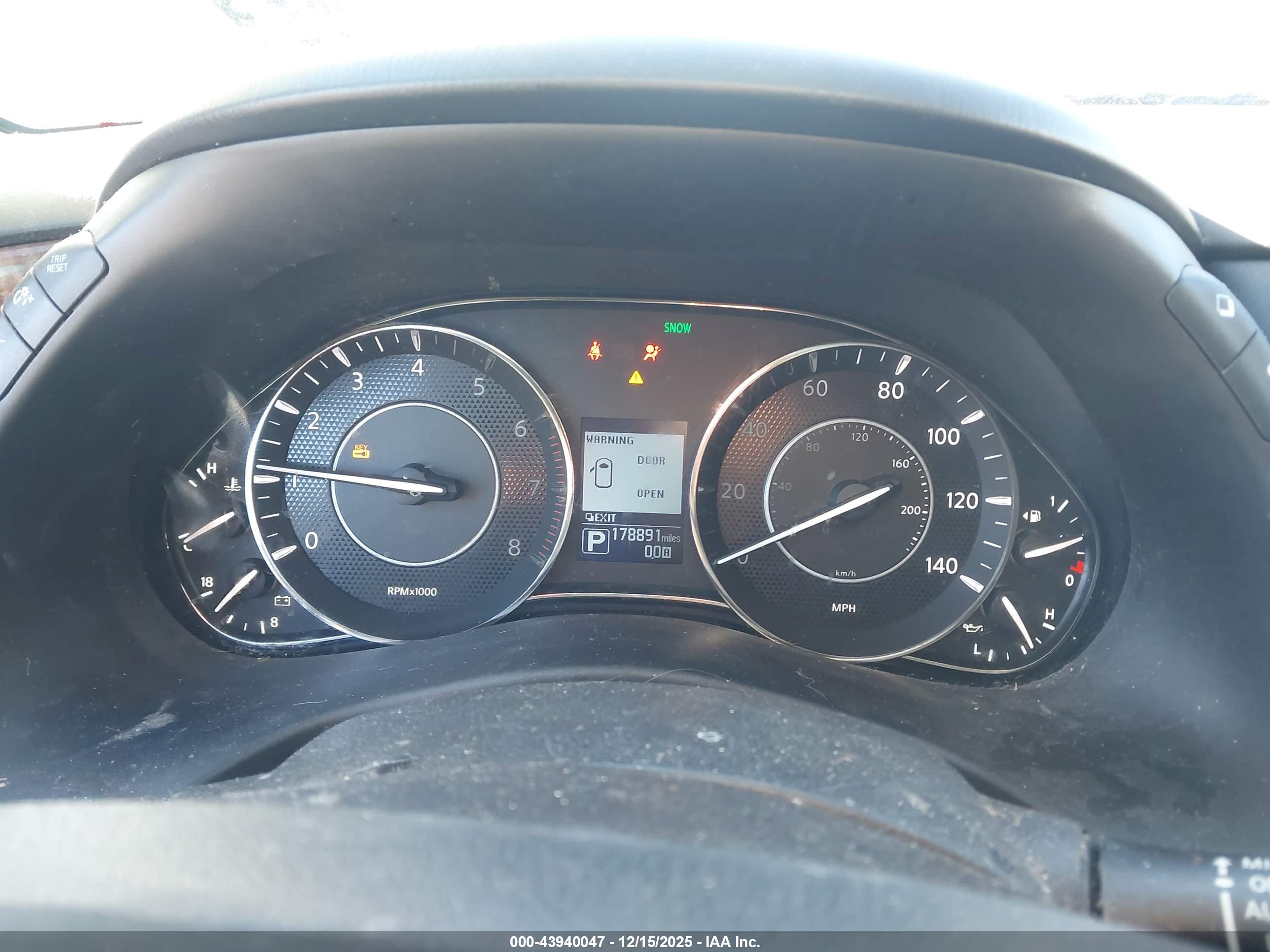 NISSAN ARMADA image 7