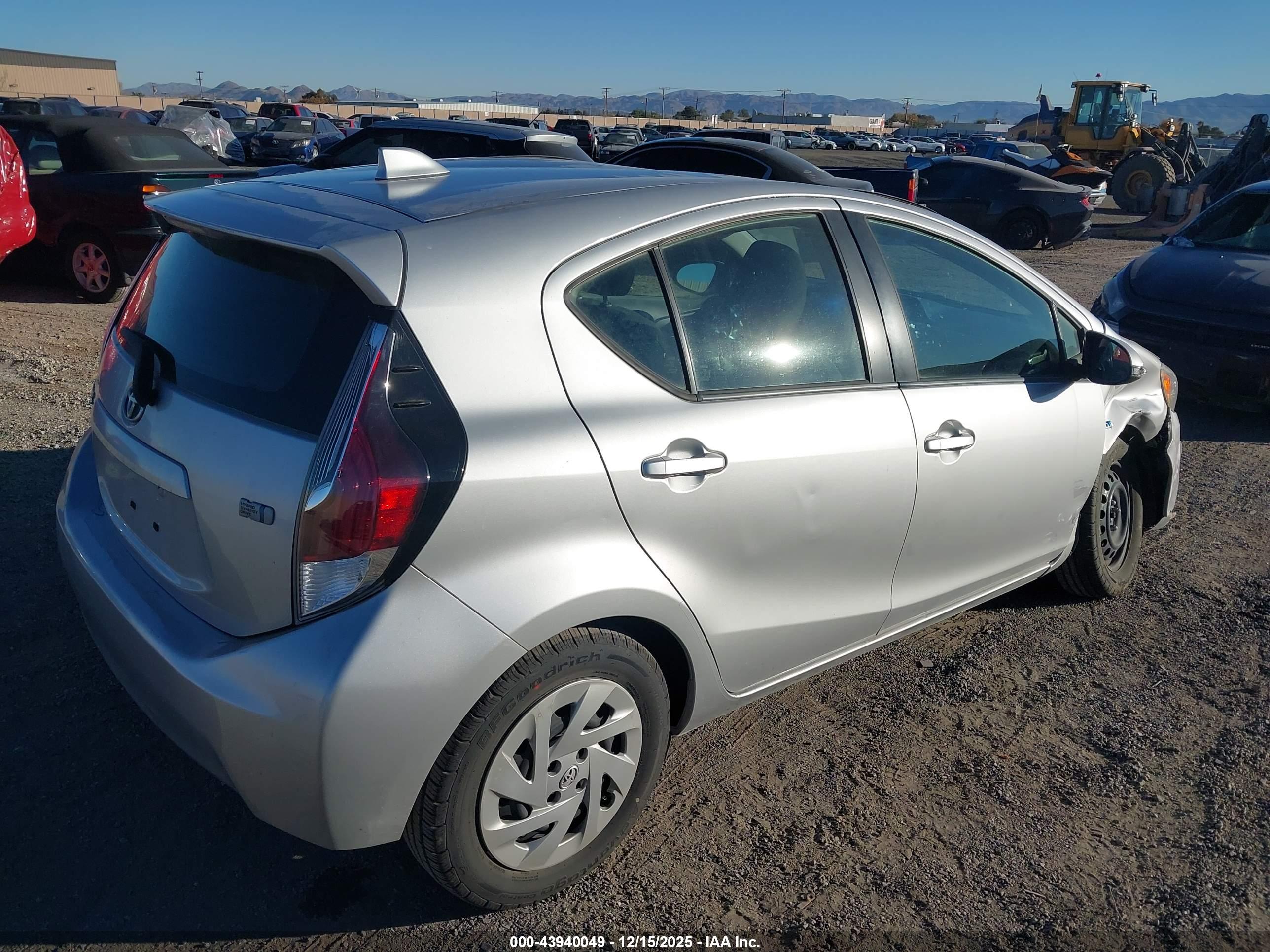 TOYOTA PRIUS image 4