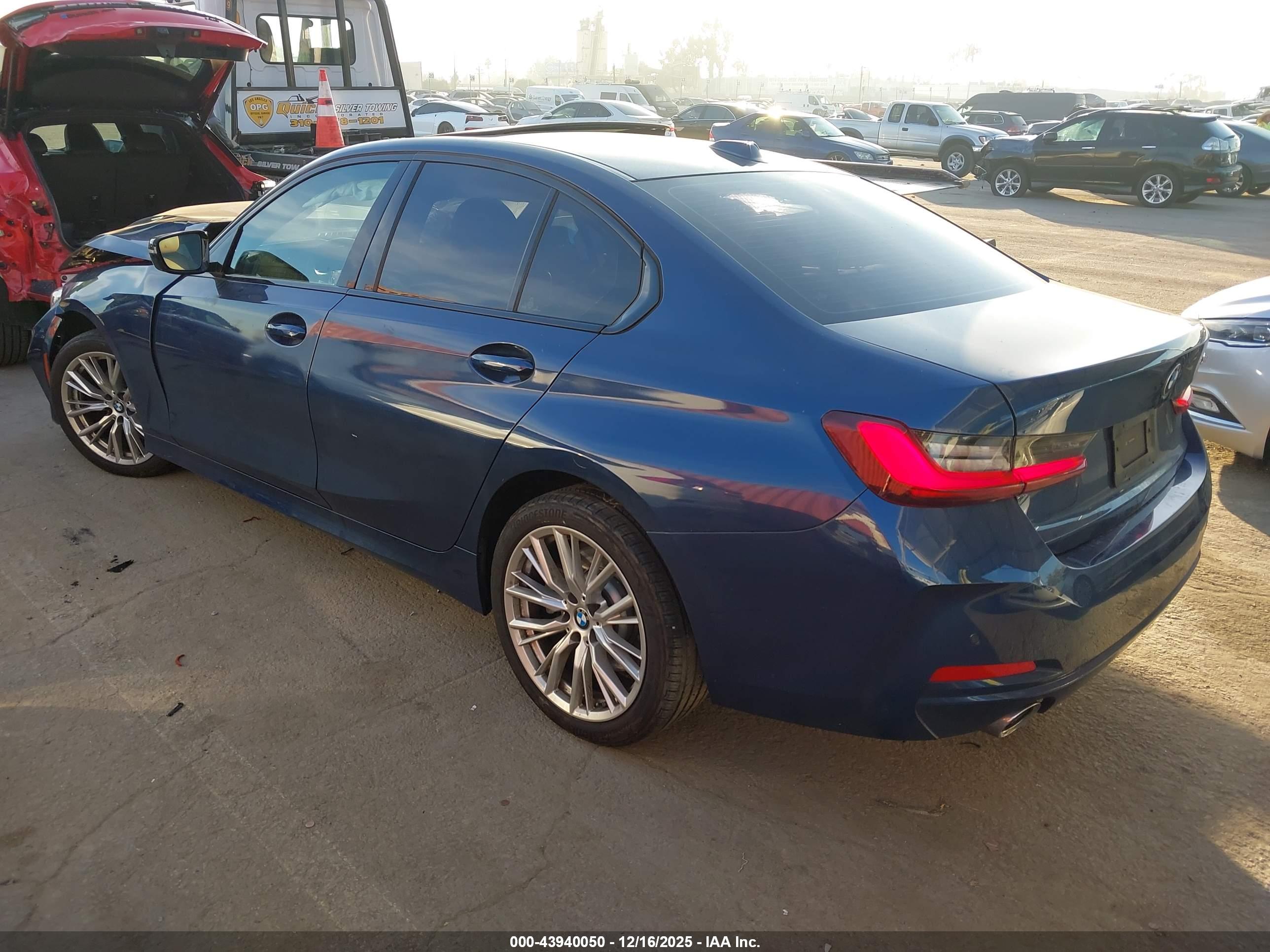 BMW 330I image 3