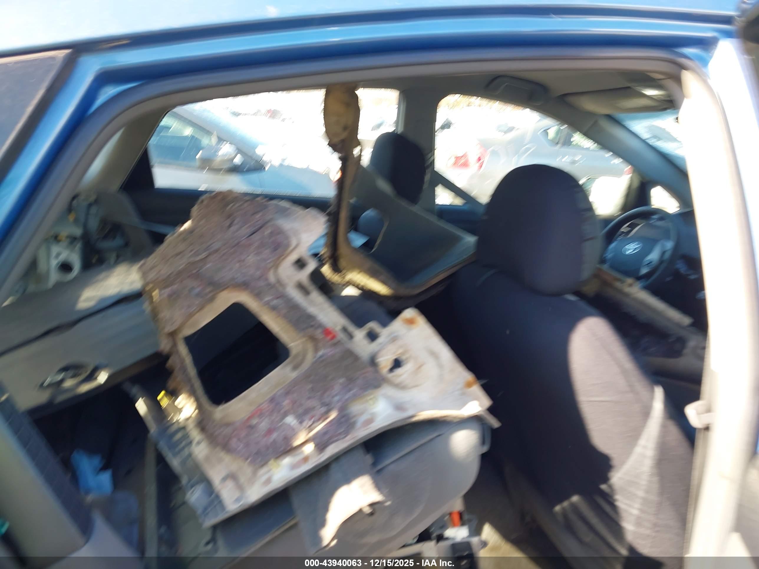 TOYOTA PRIUS image 8