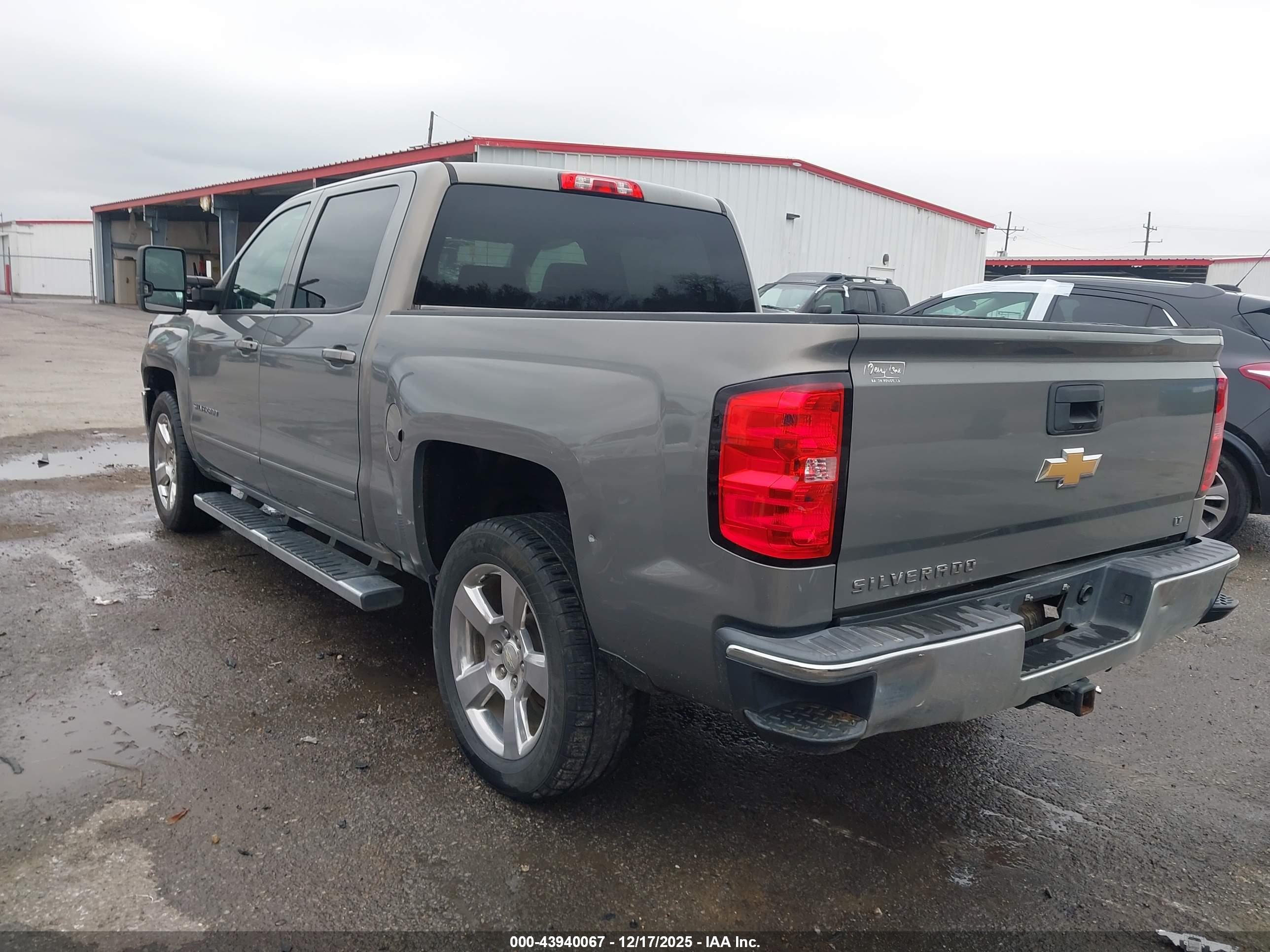 CHEVROLET SILVERADO image 3