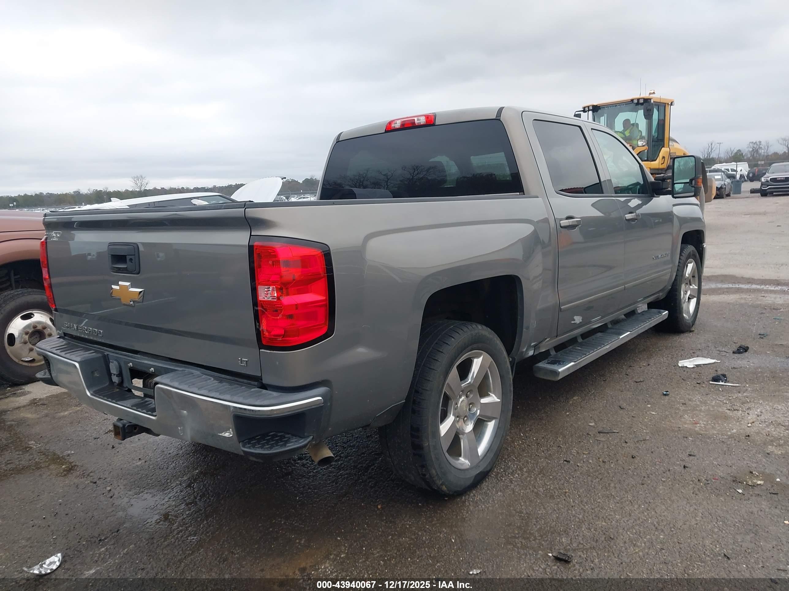 CHEVROLET SILVERADO image 4