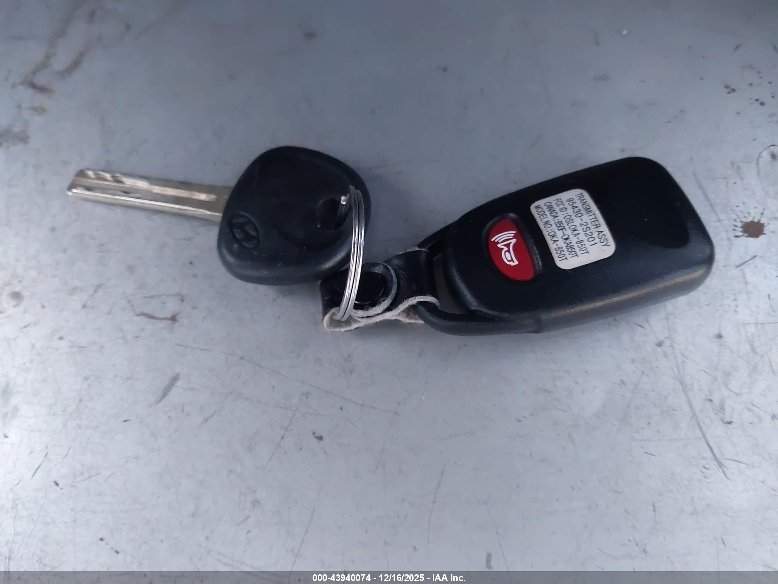 HYUNDAI TUCSON image 11