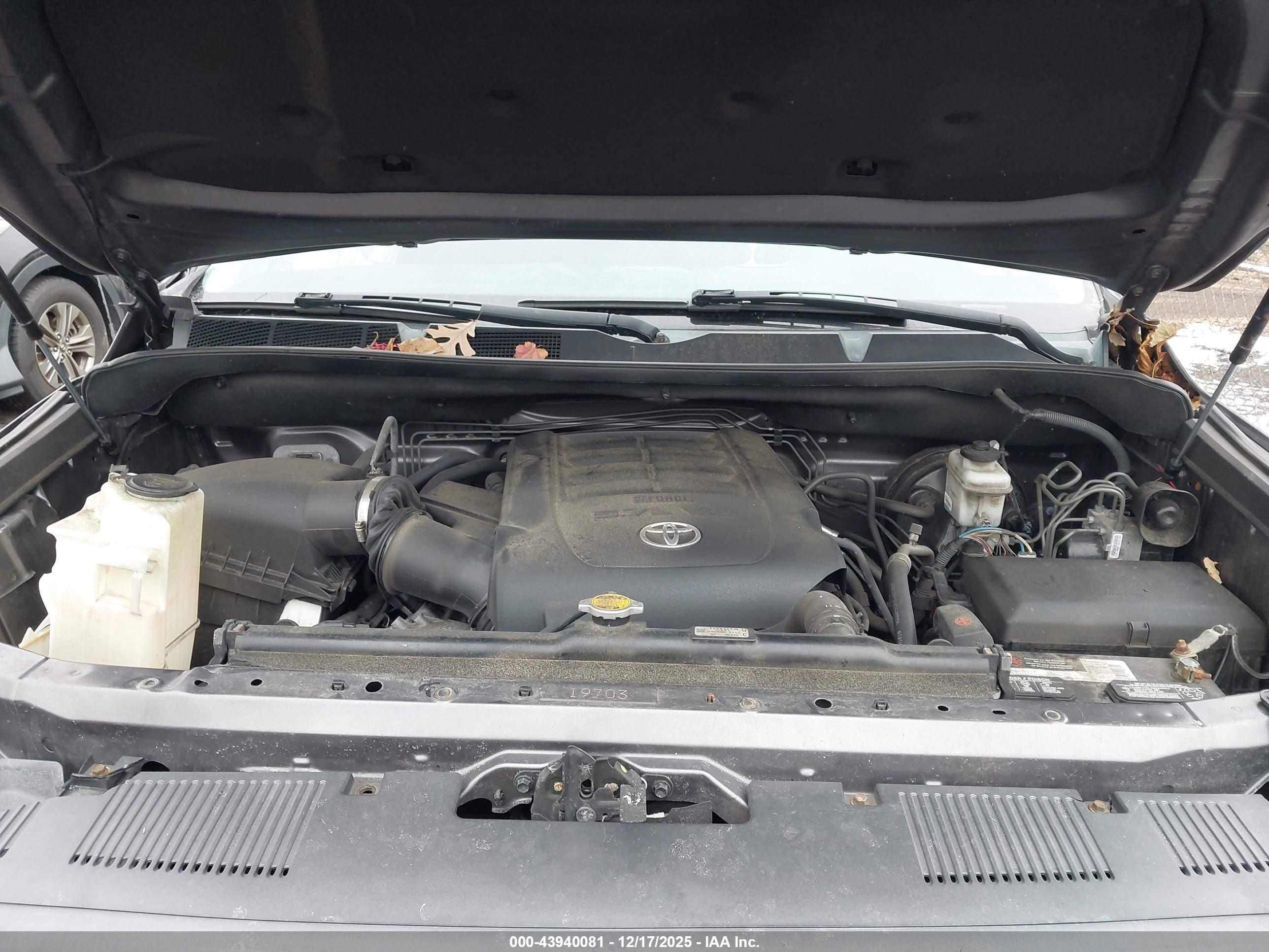 TOYOTA TUNDRA image 10