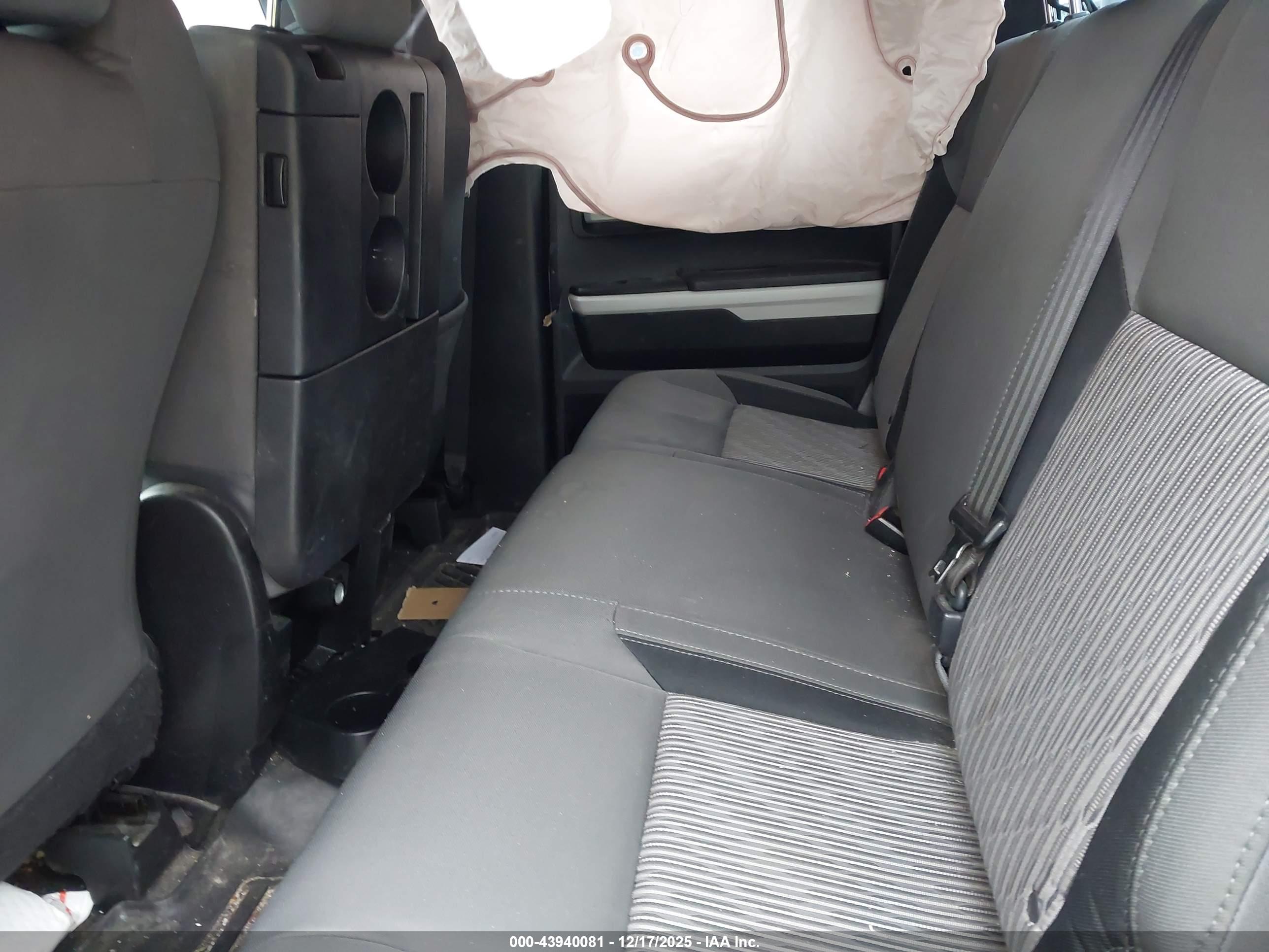 TOYOTA TUNDRA image 8