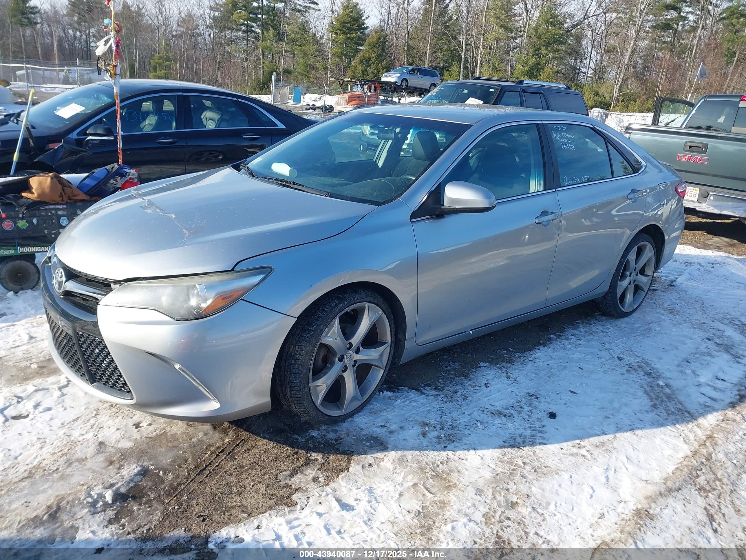 TOYOTA CAMRY image 2
