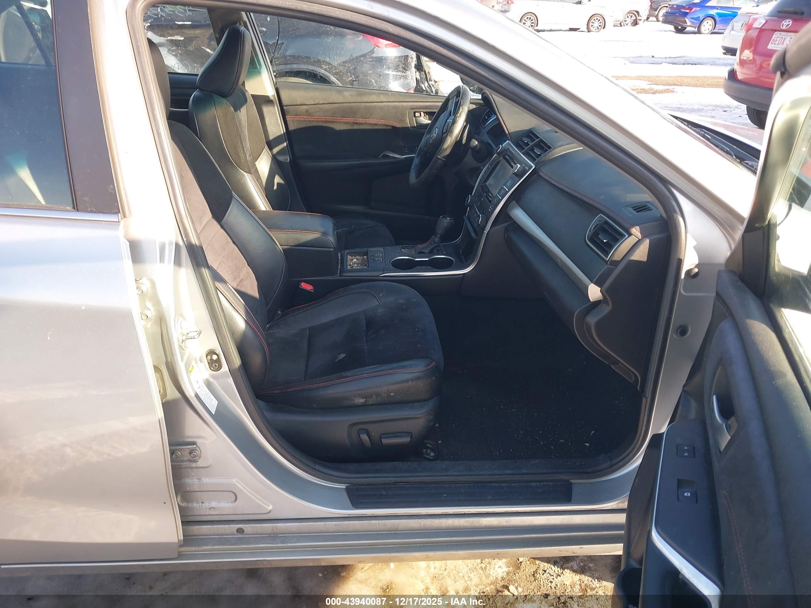 TOYOTA CAMRY image 5
