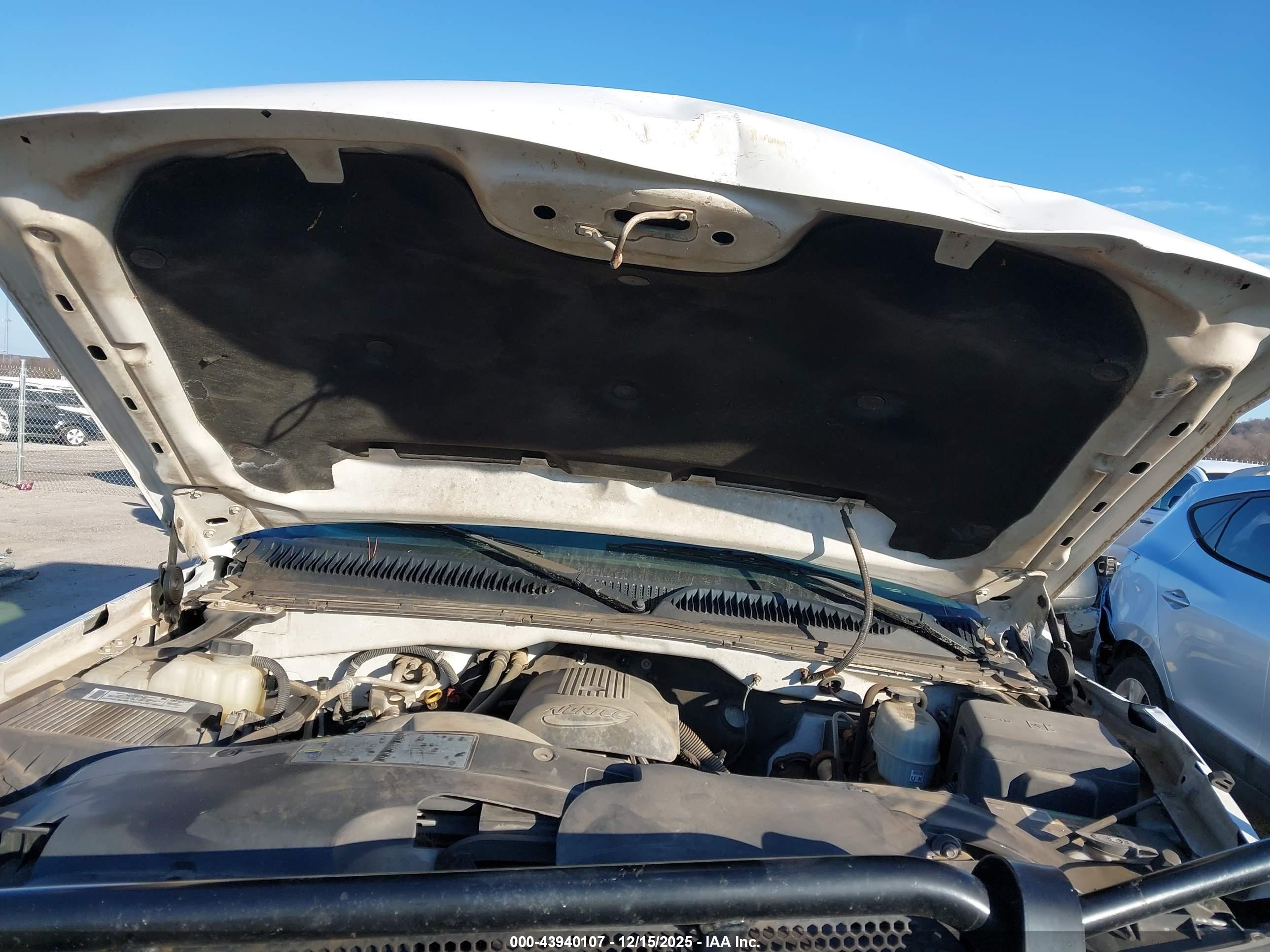CHEVROLET SILVERADO image 10