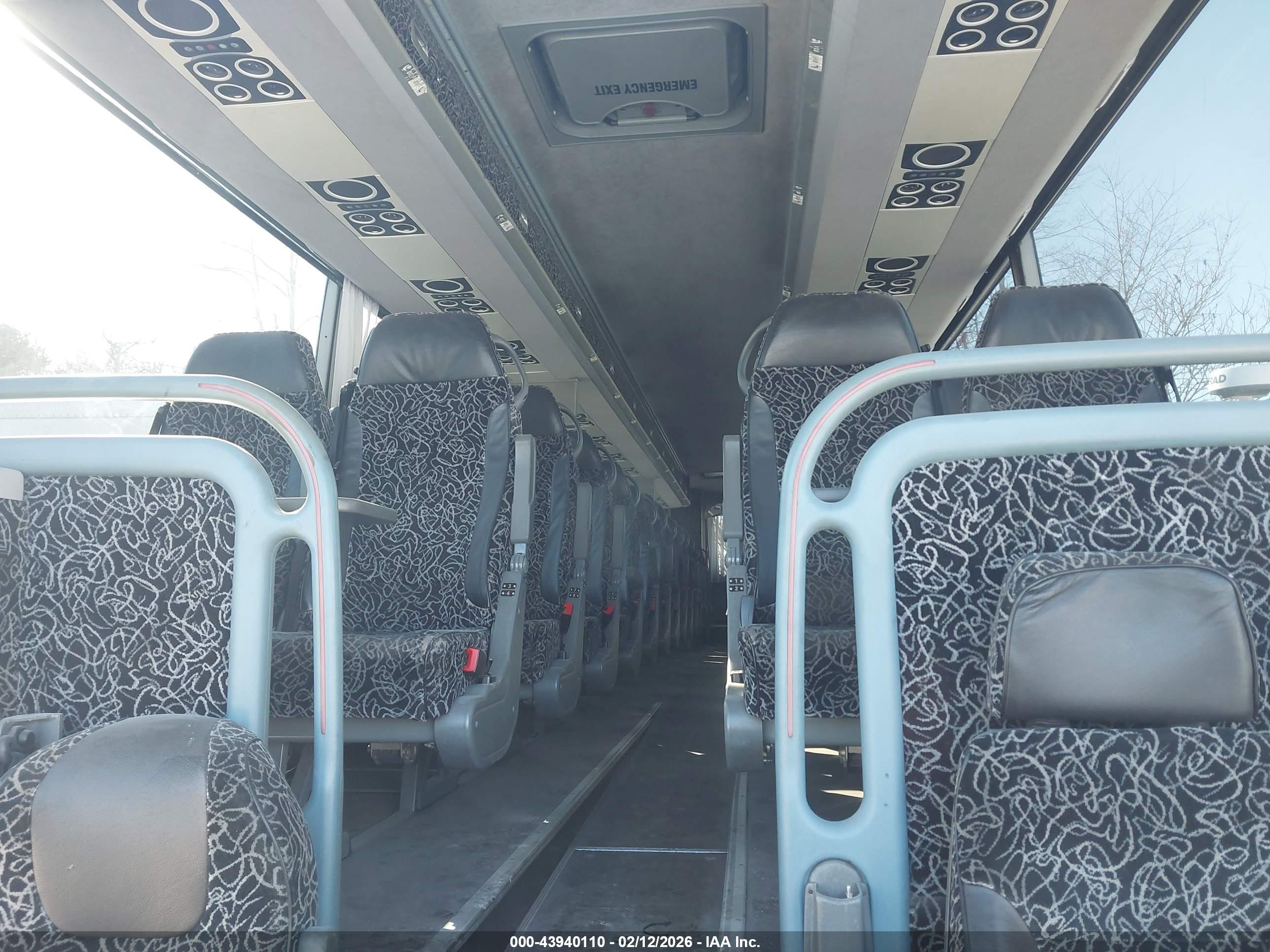 VAN HOOL image 5