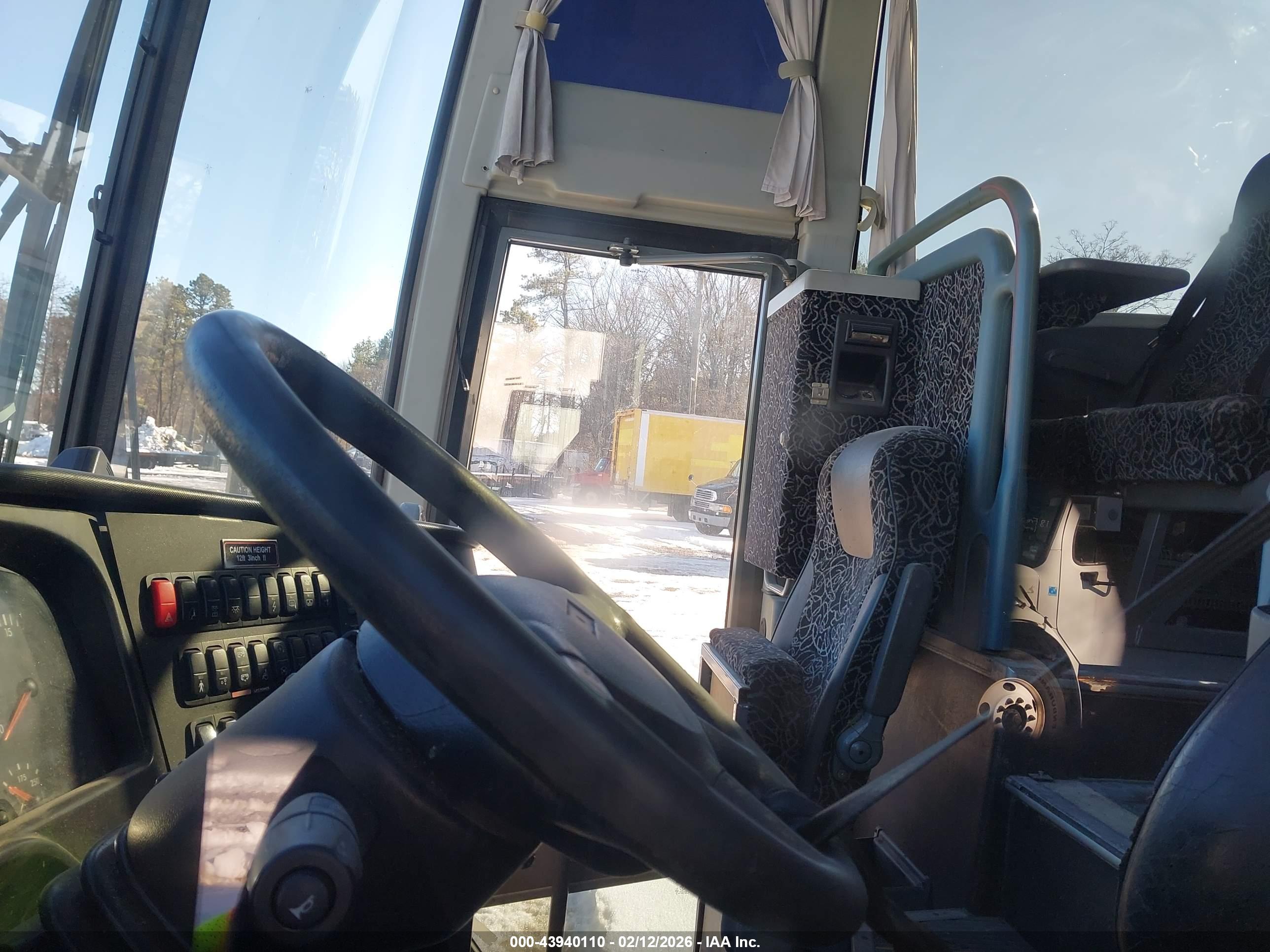 VAN HOOL image 8