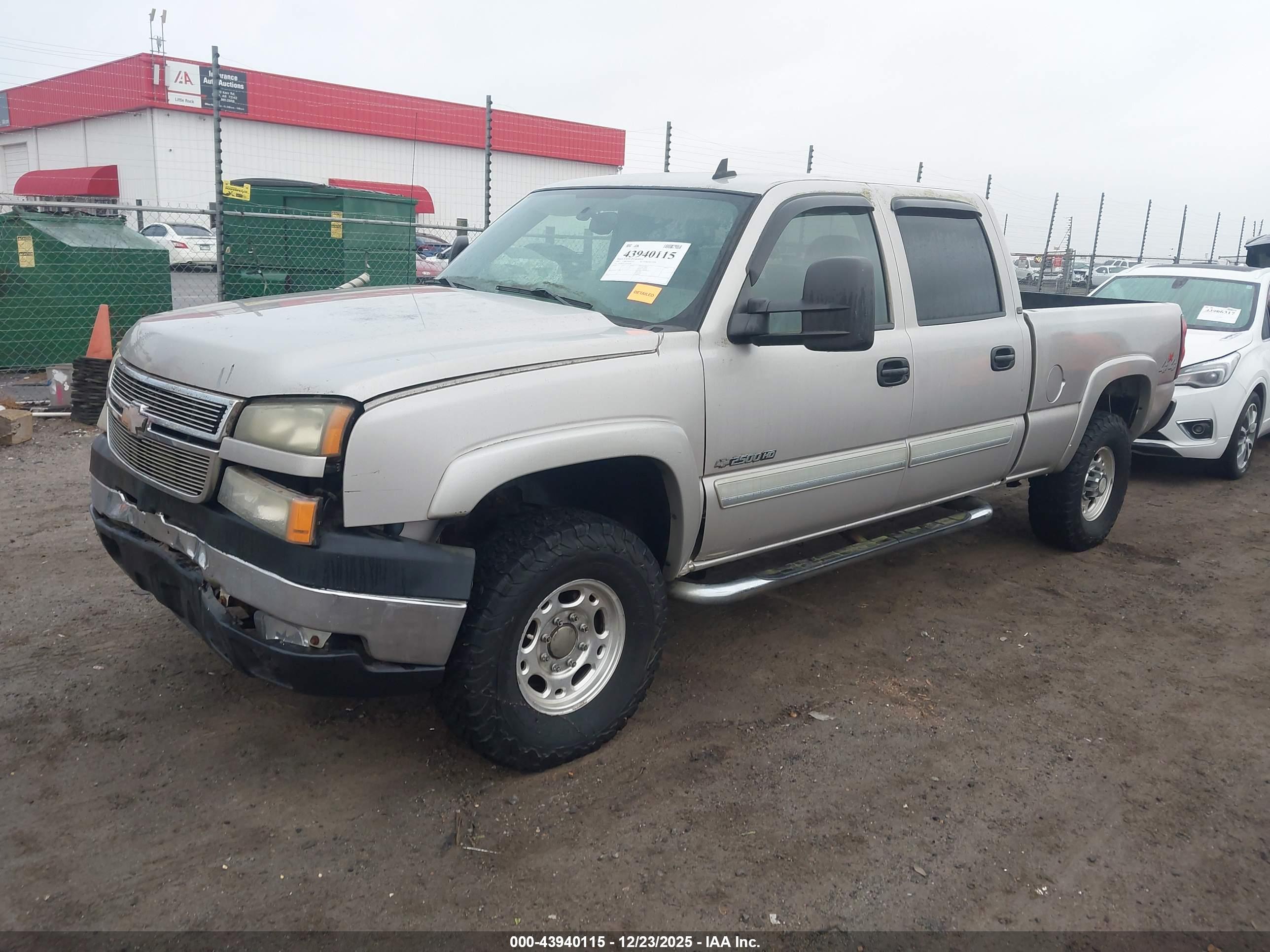 CHEVROLET SILVERADO image 2