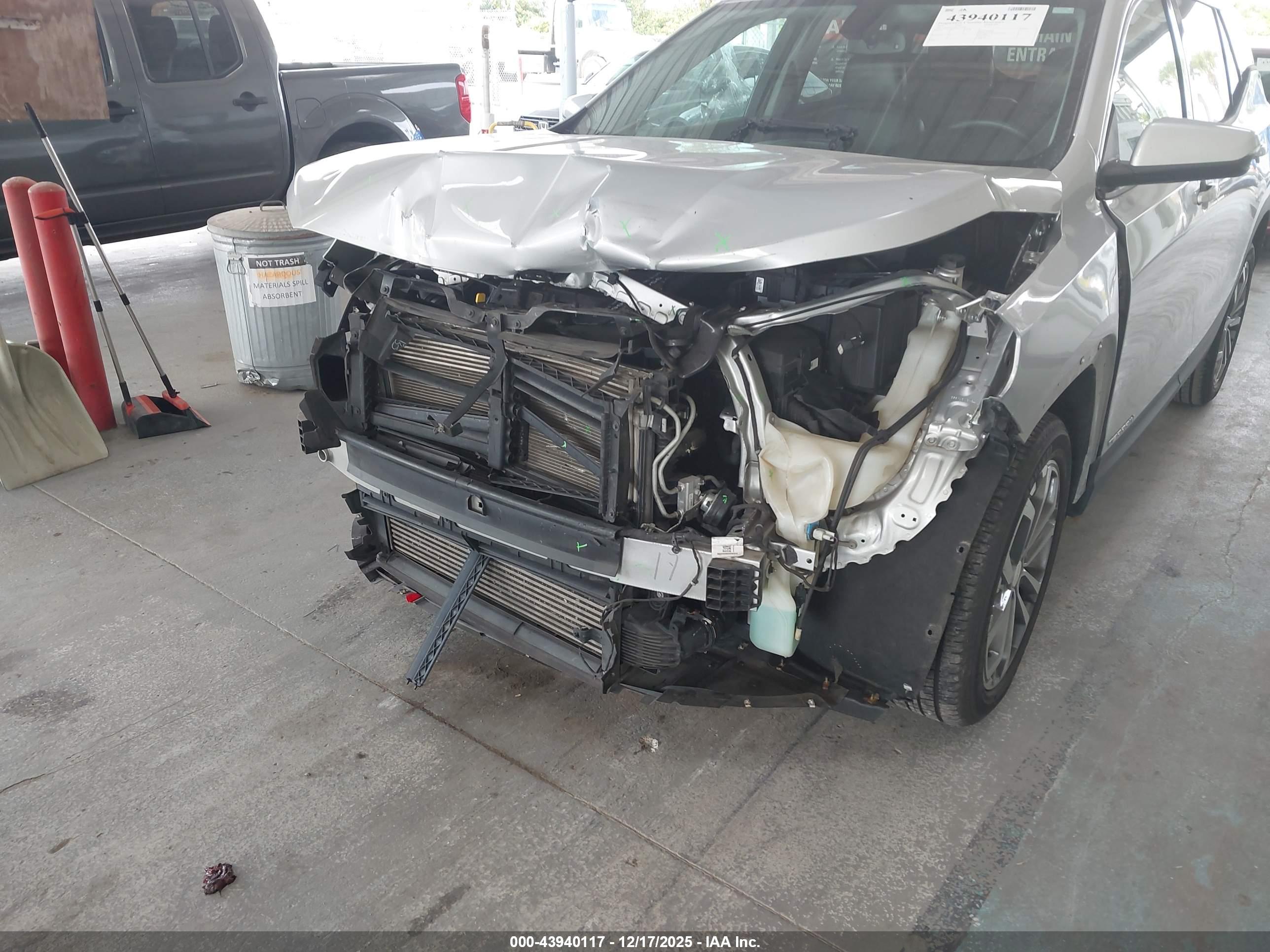 GMC TERRAIN image 6