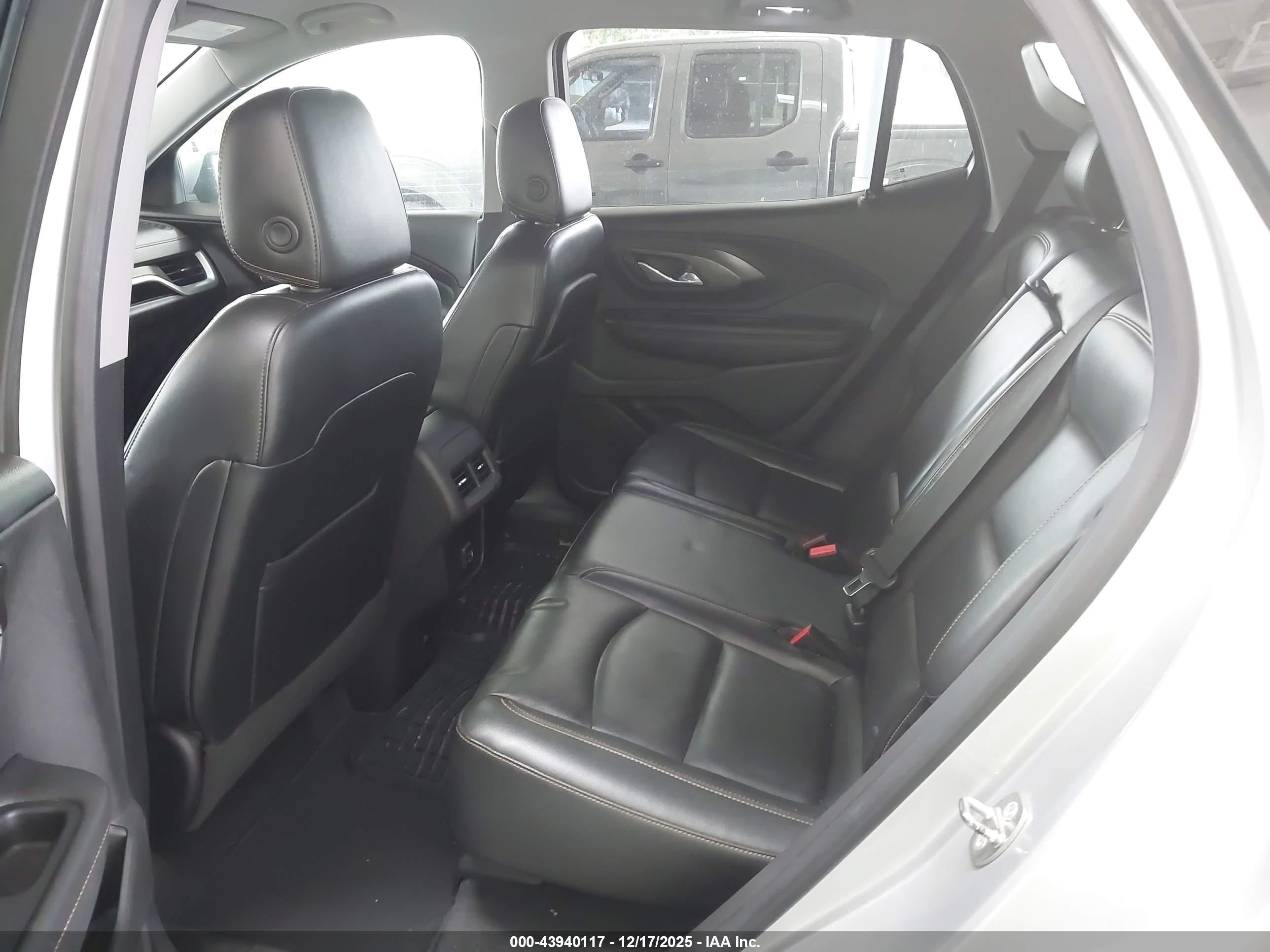 GMC TERRAIN image 8