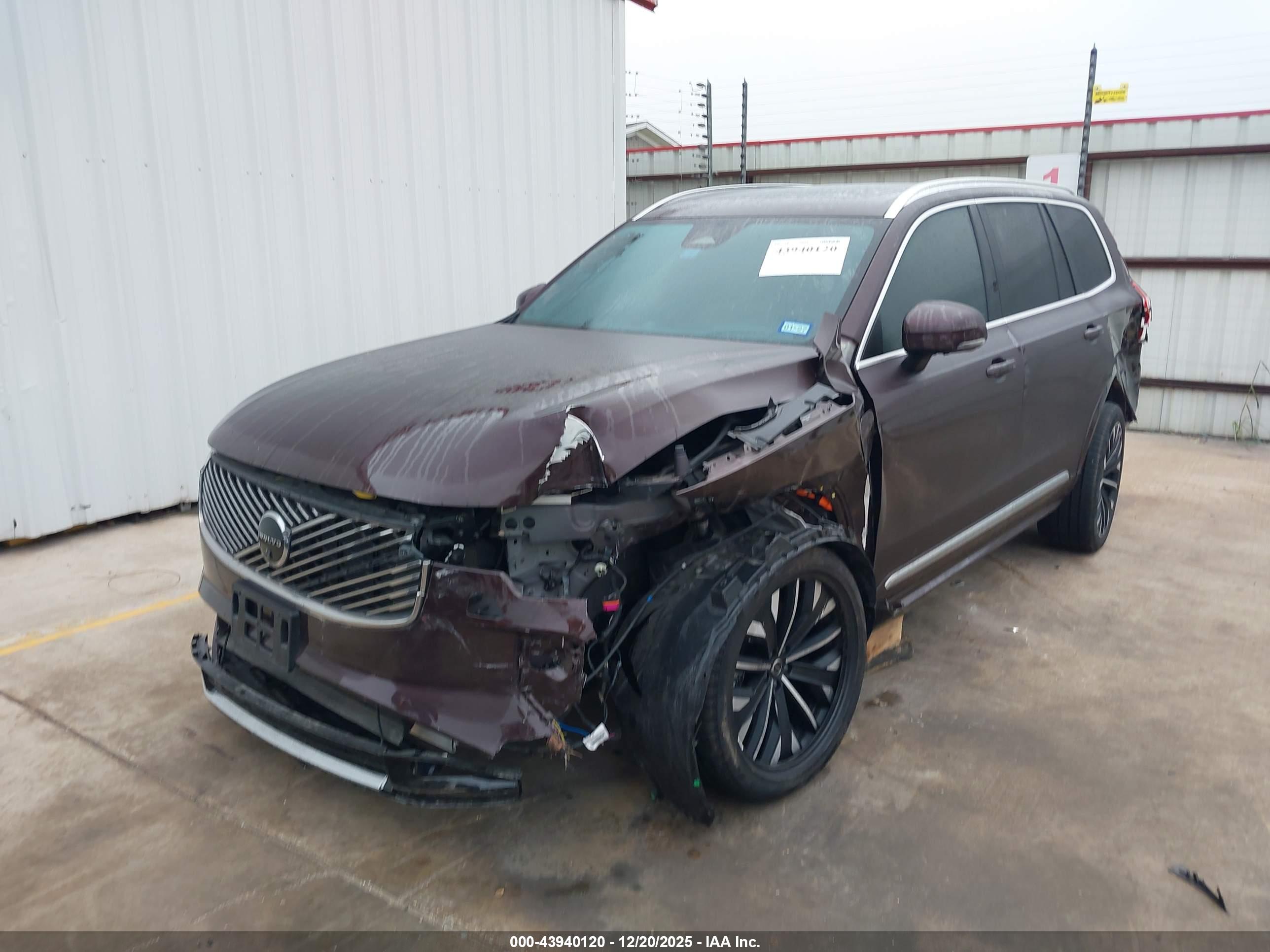 VOLVO XC90 image 2