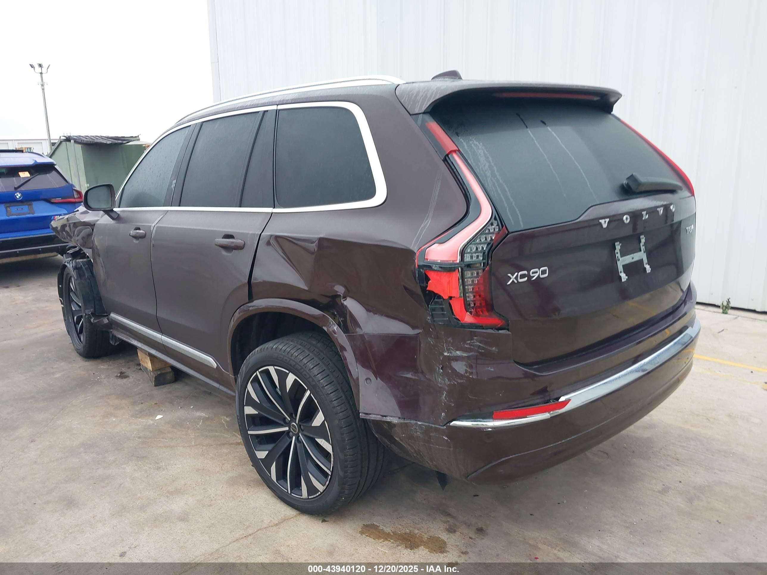 VOLVO XC90 image 3