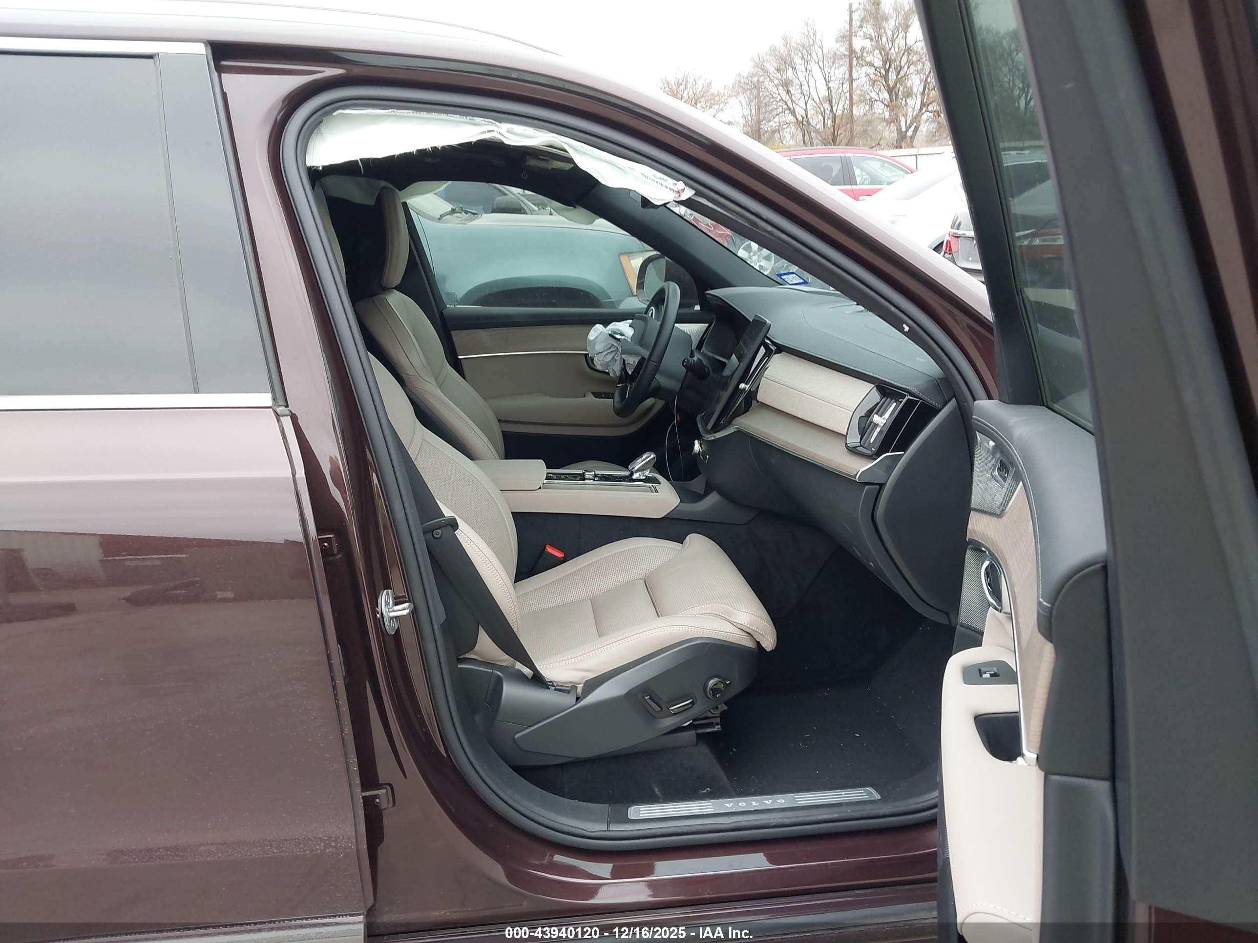 VOLVO XC90 image 5