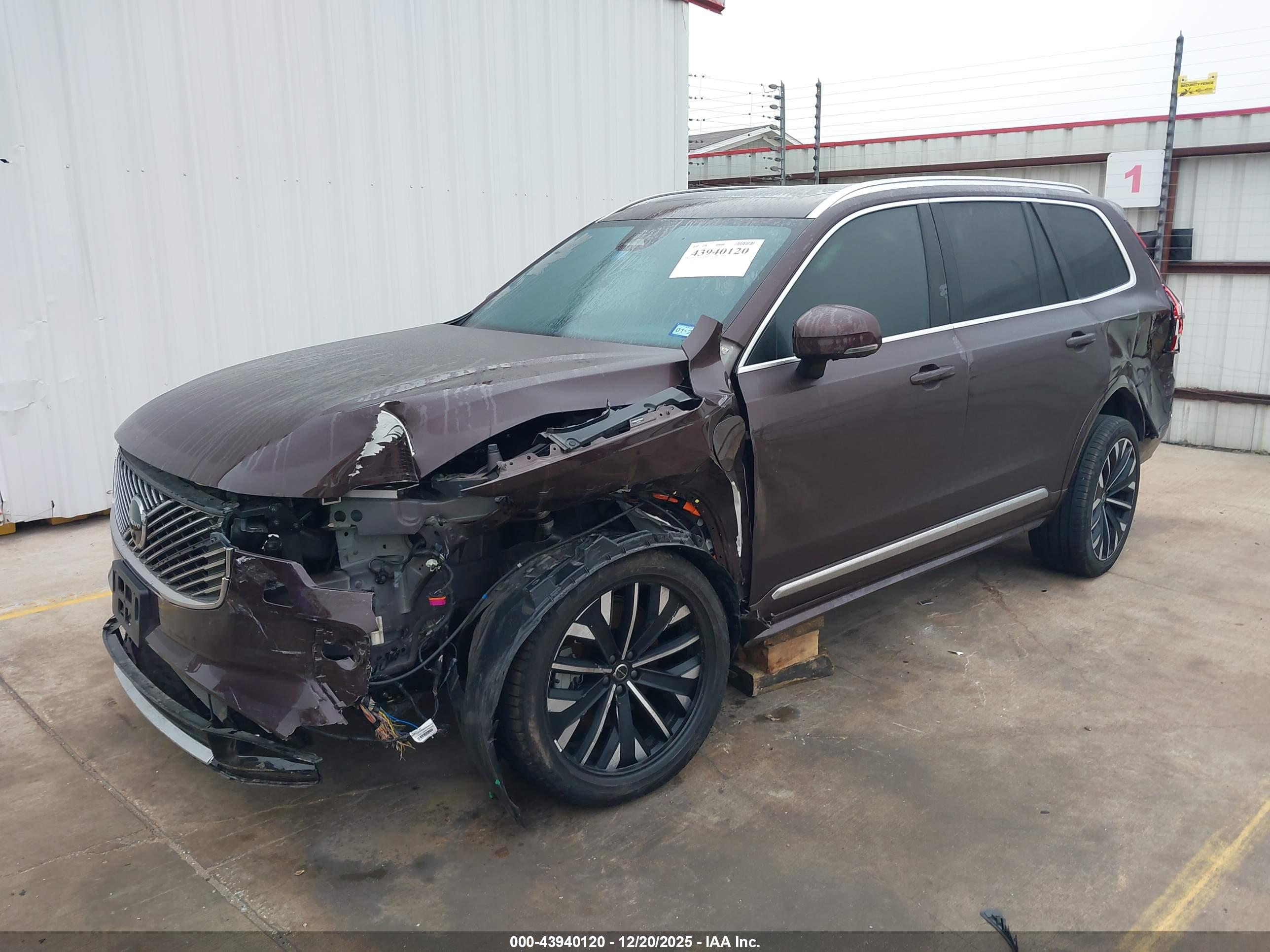 VOLVO XC90 image 6